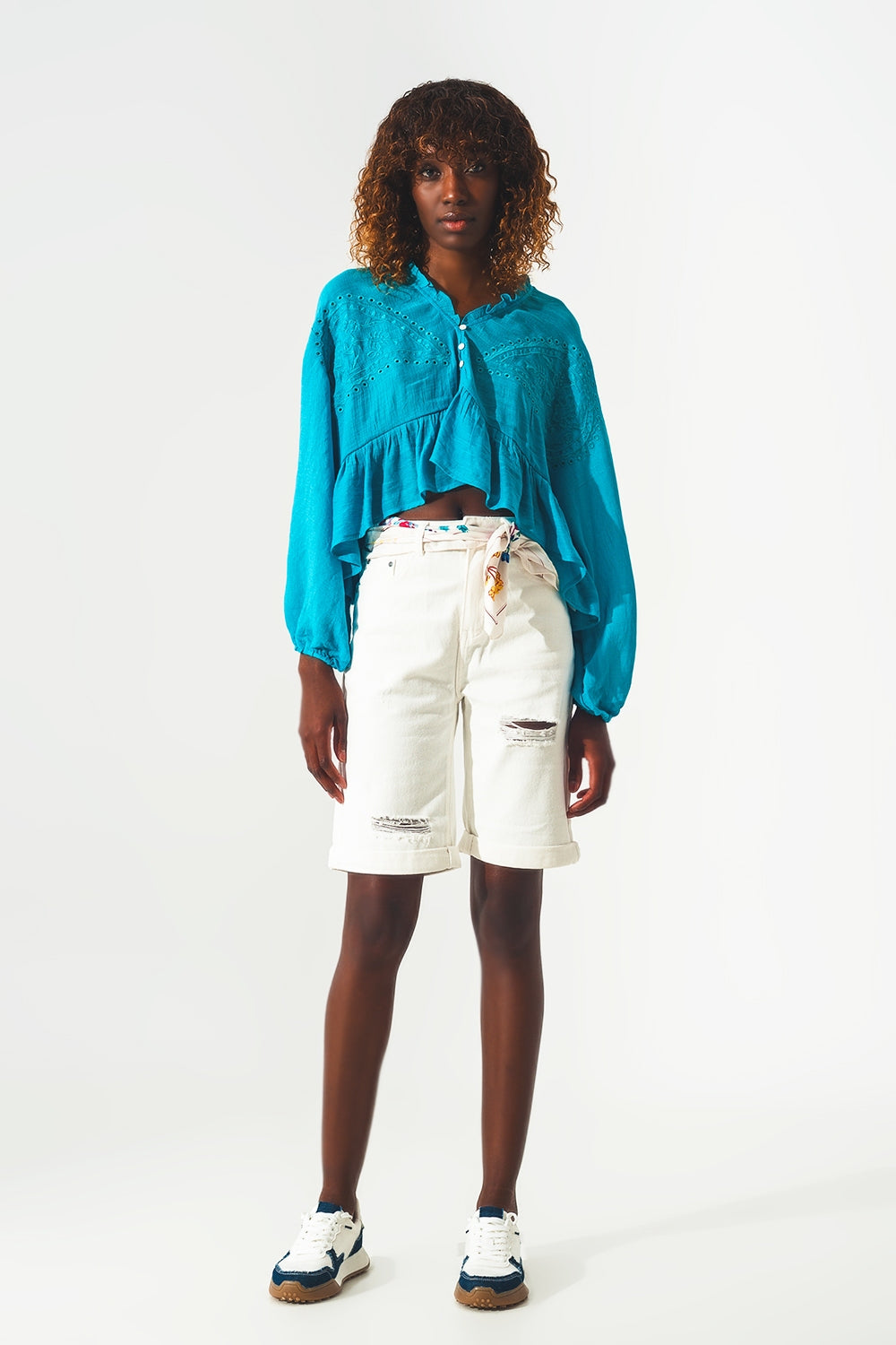 Crop top froncé à broderies bleu