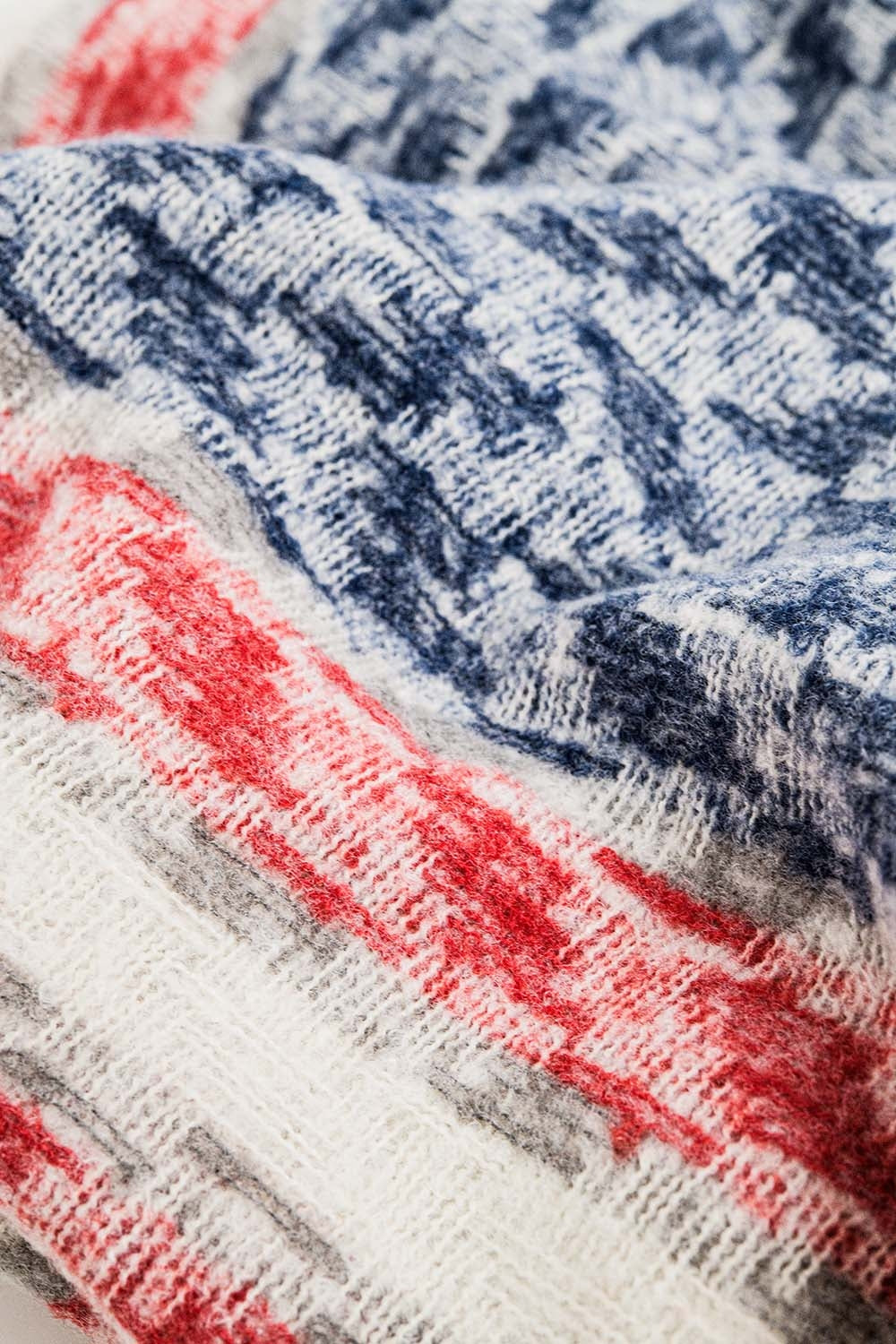 Écharpe américaine style Houndstooth en blanc rouge et bleu