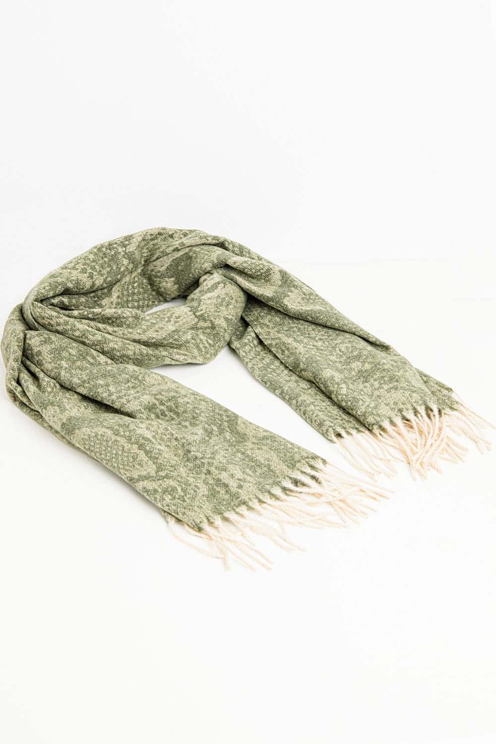 Foulard vert à motif de serpent avec franges
