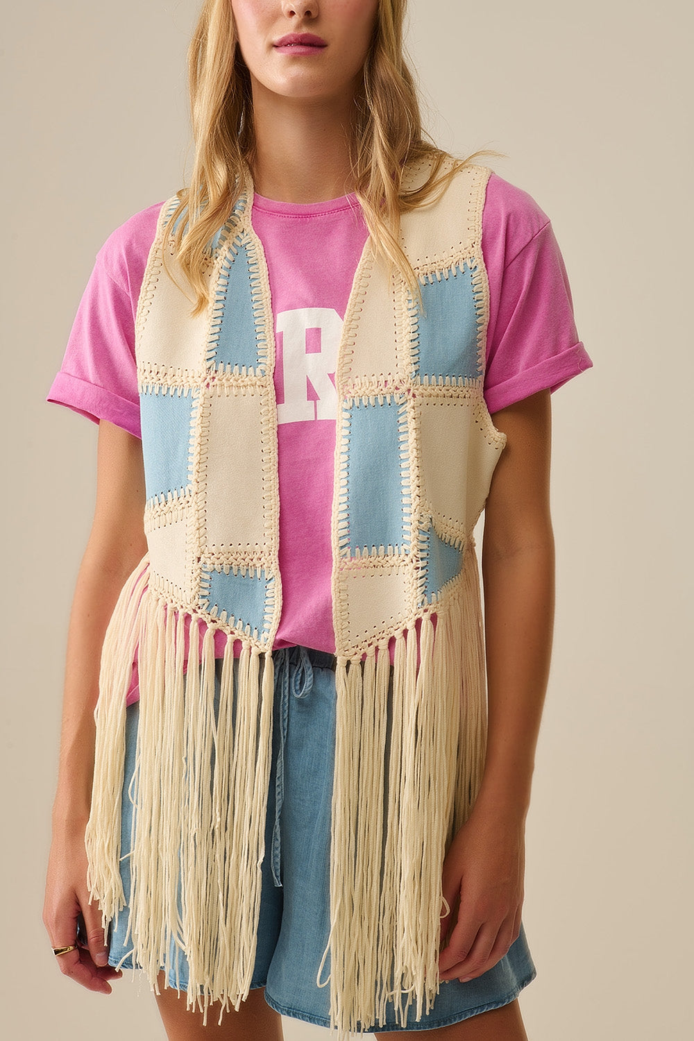 Gilet en simili-cuir avec patchwork et franges