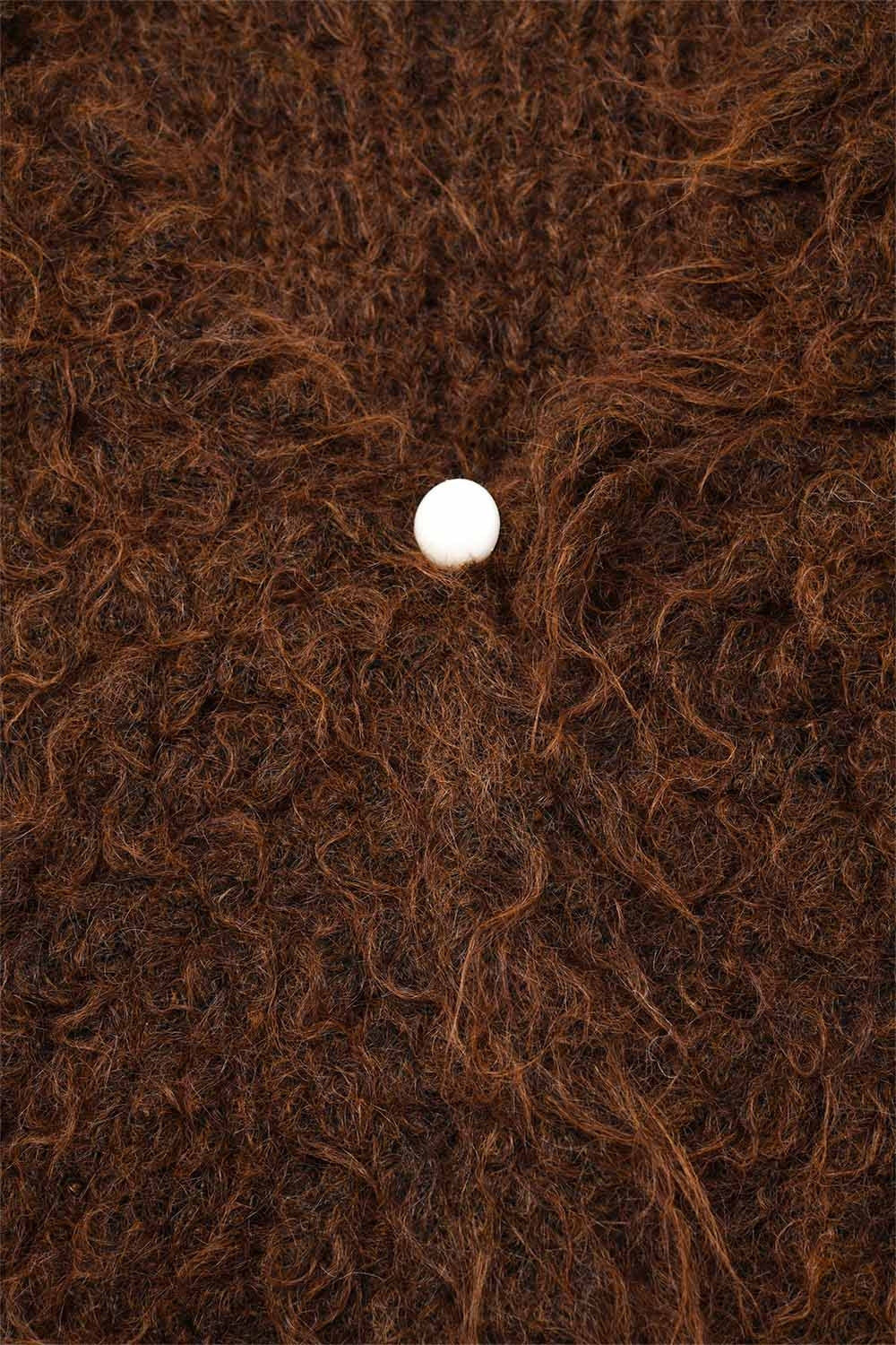 Gilet luxueux avec texture brune à poils longs