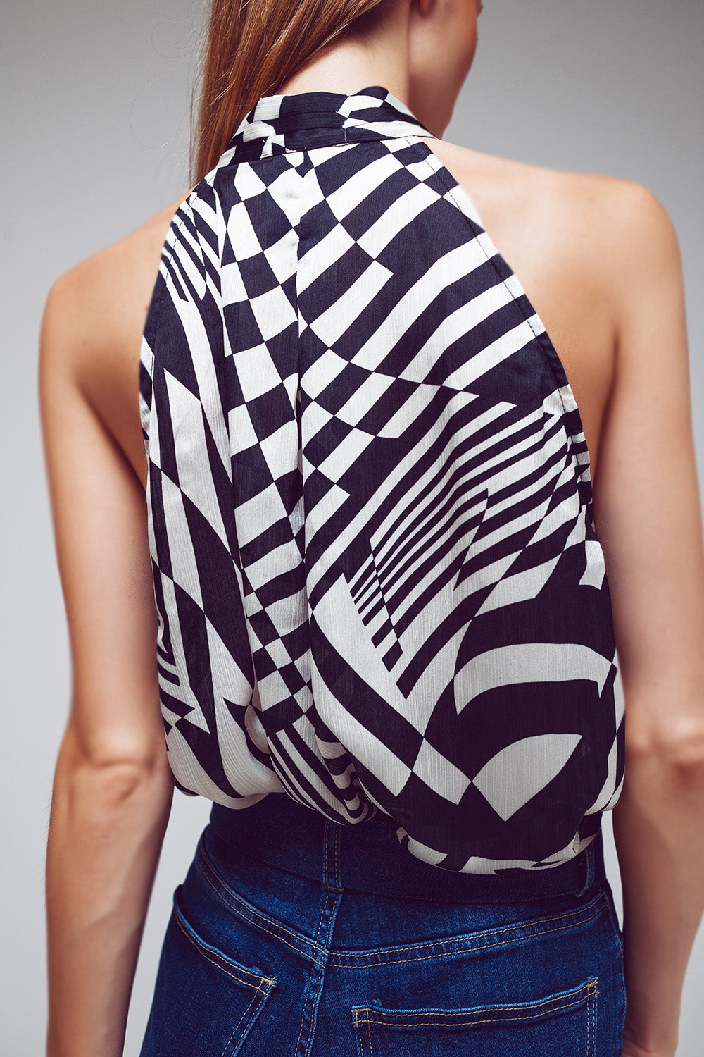 Haut bustier à encolure nouée motif abstrait noir et blanc