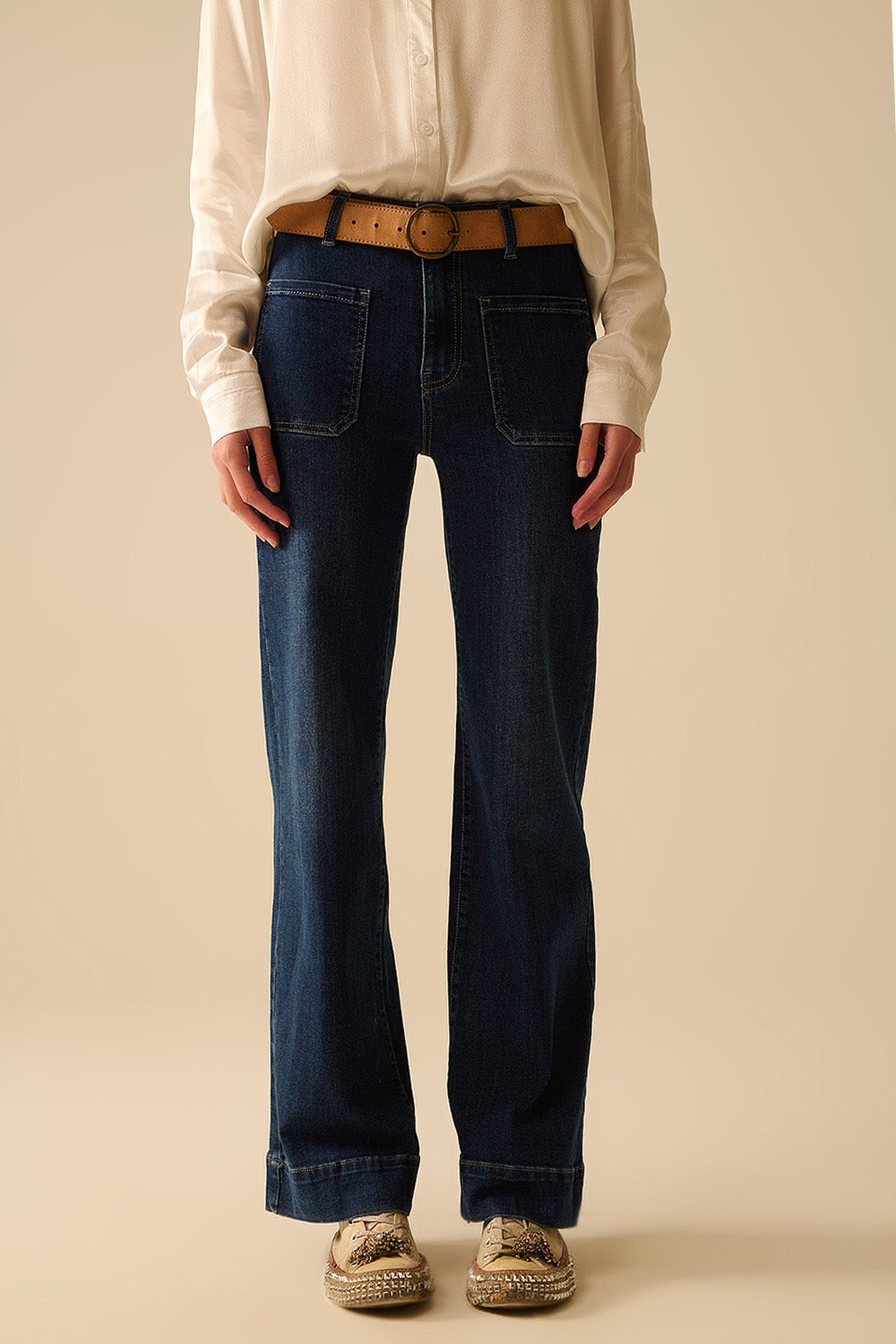 Q2 Jean à coupe large et poches en denim foncé