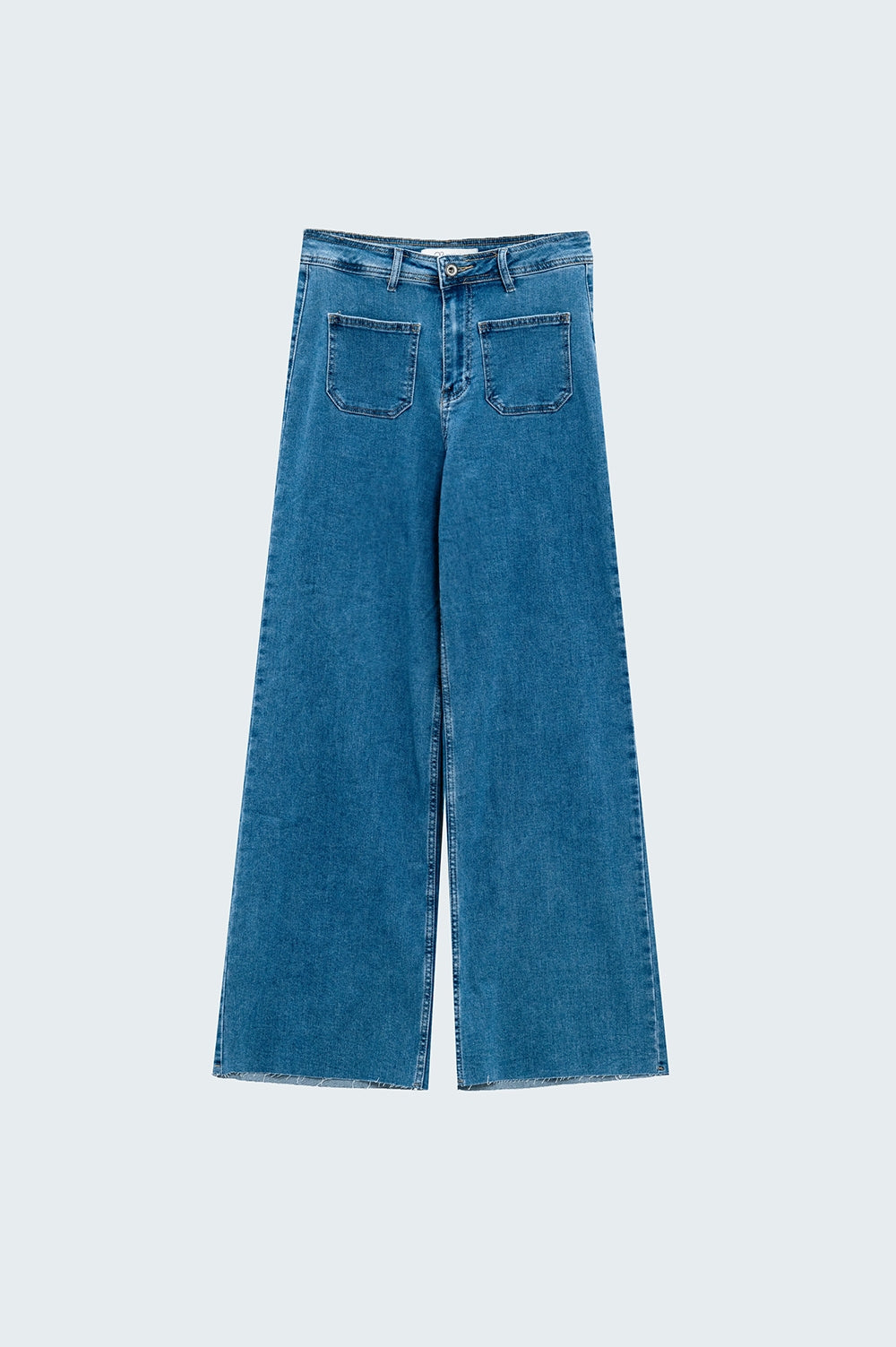 Jean à jambes droites avec poches sur le devant délavage moyen