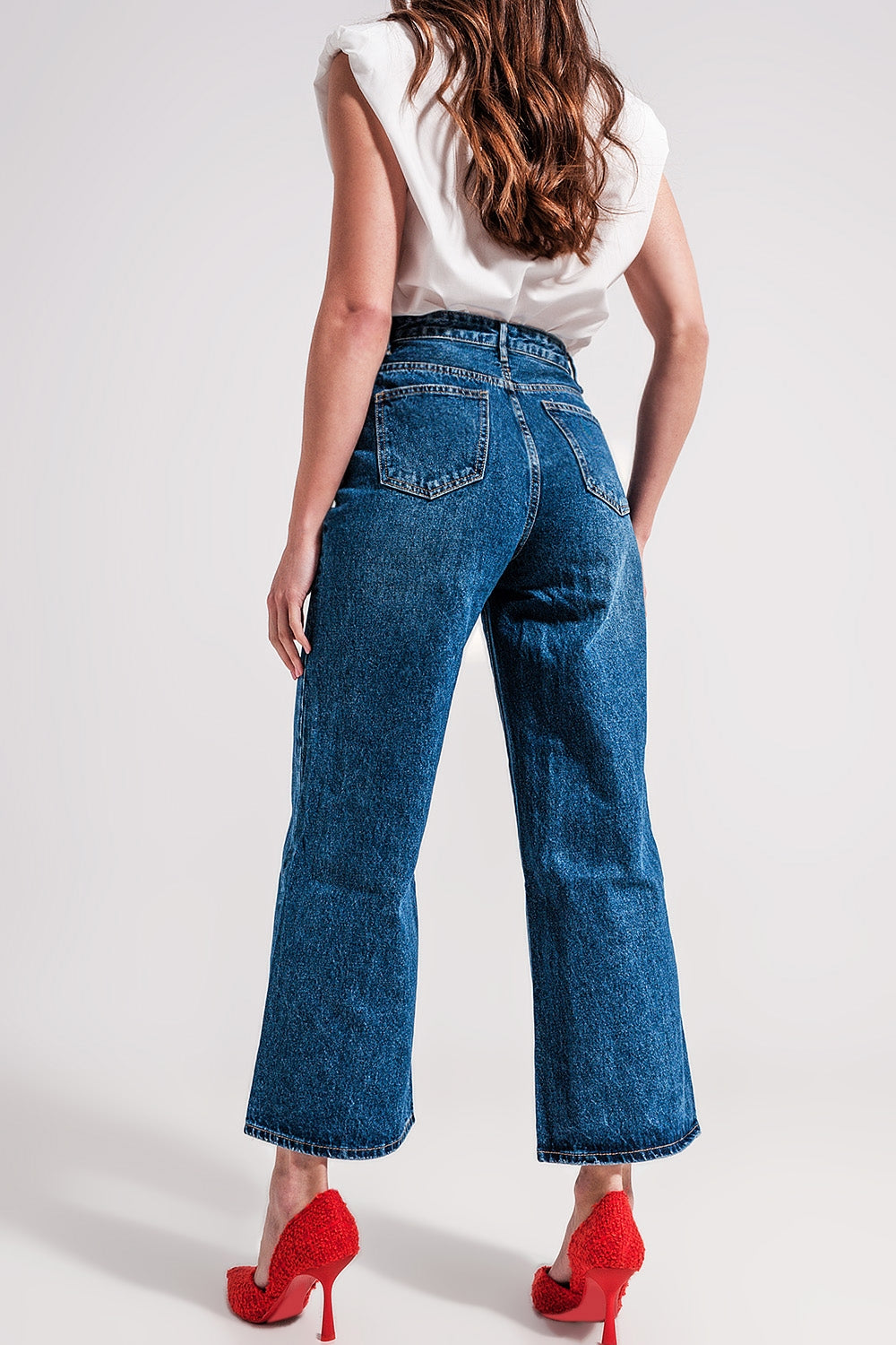 Jean ample avec boutons apparents