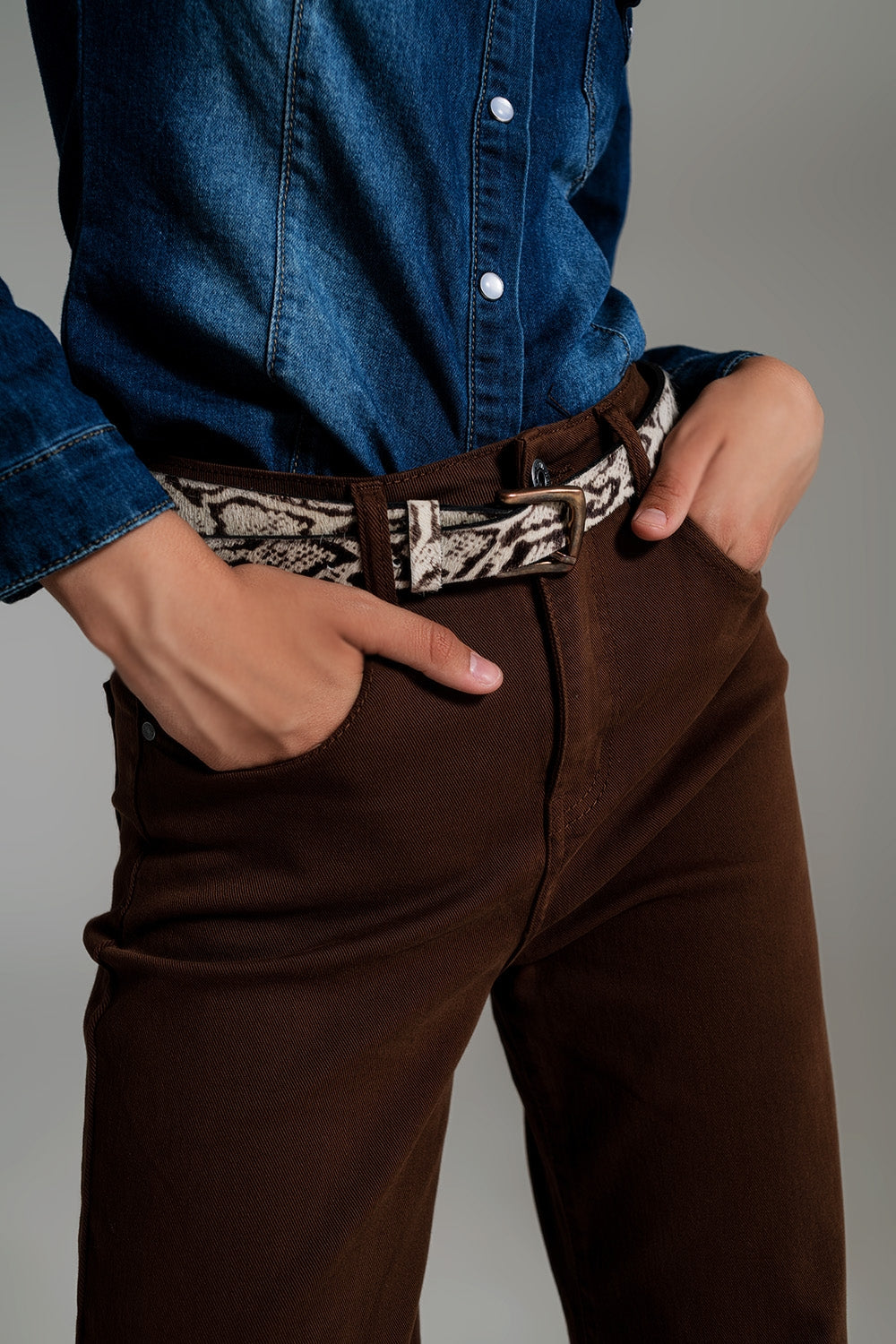 Jean ample court en marron