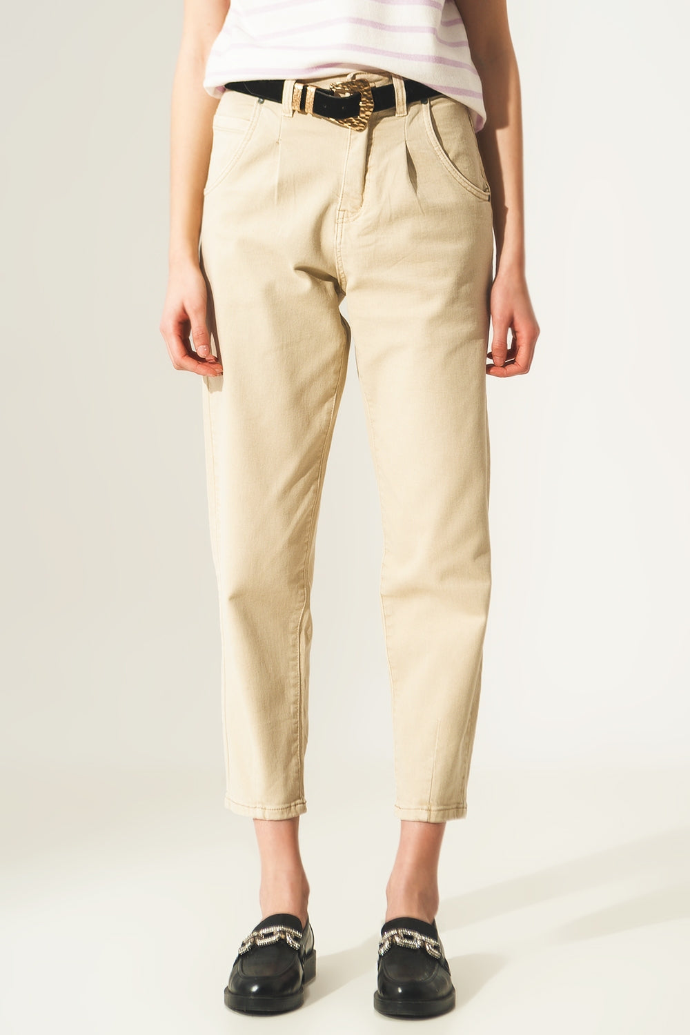 Jean beige à la cheville