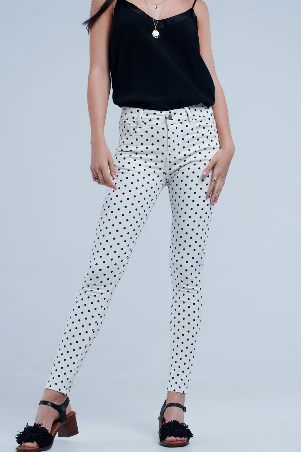 Q2 Jean blanc à pois