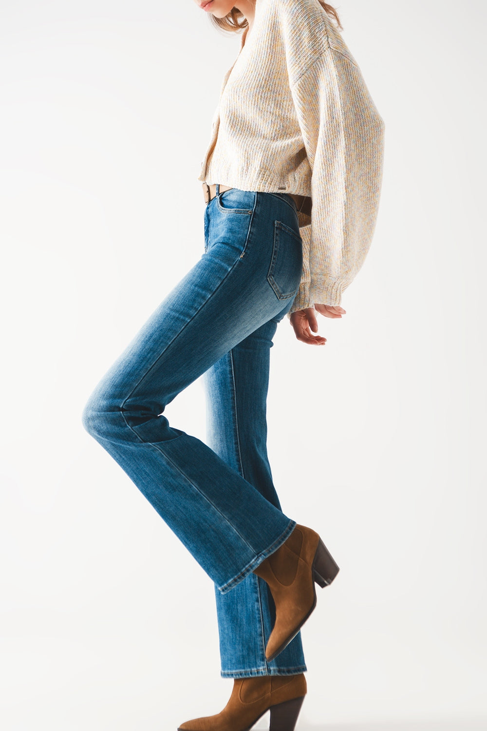 Q2 Jean bootcut évasé à taille haute