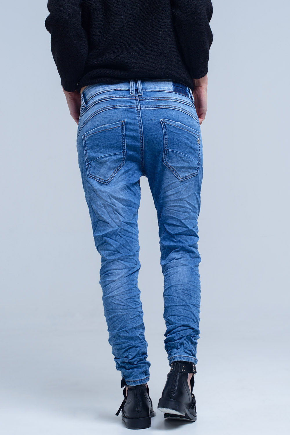 Jean boyfriend avec poche zippée