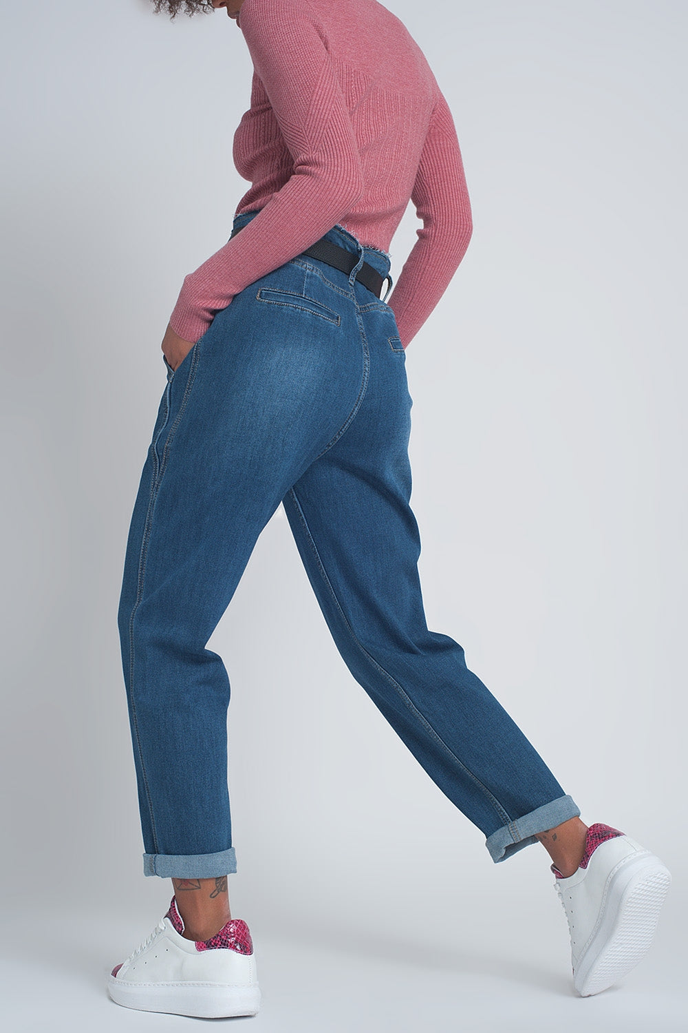 Jean boyfriend coupe ballon à taille haute en Bleu