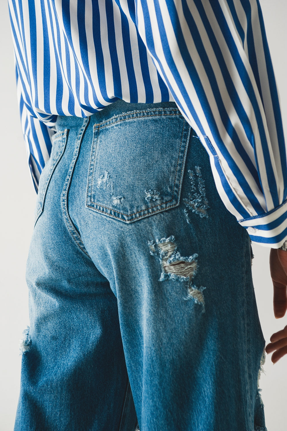 Jean boyfriend déchiré bleu
