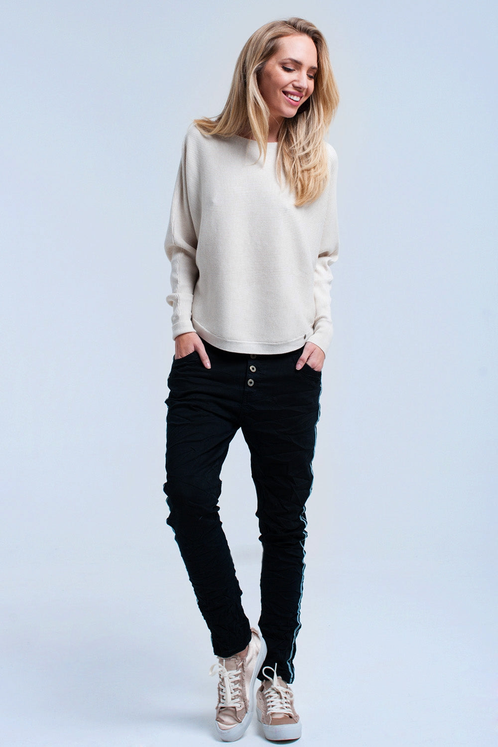 Jean boyfriend noir avec des boutons