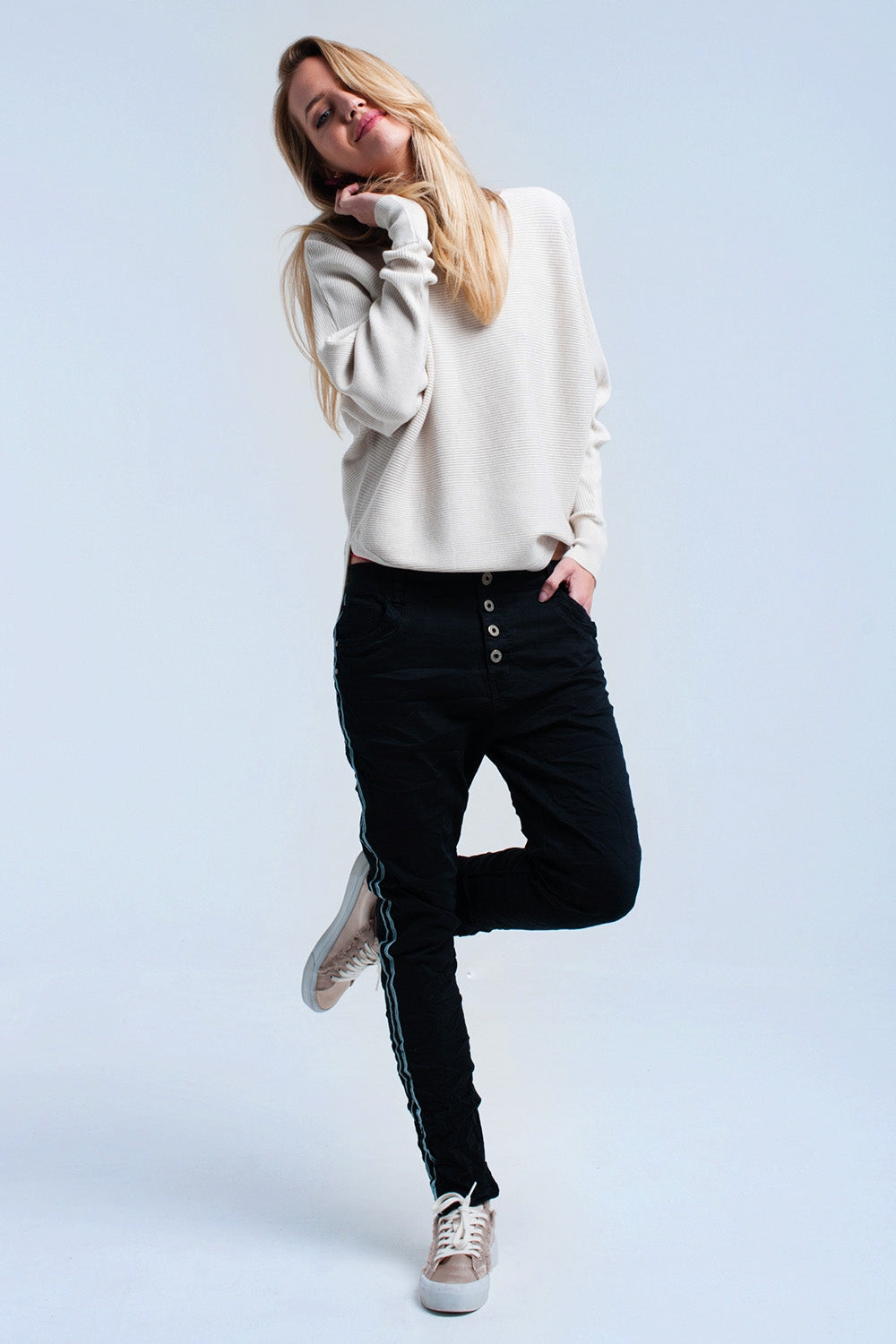 Jean boyfriend noir avec des boutons