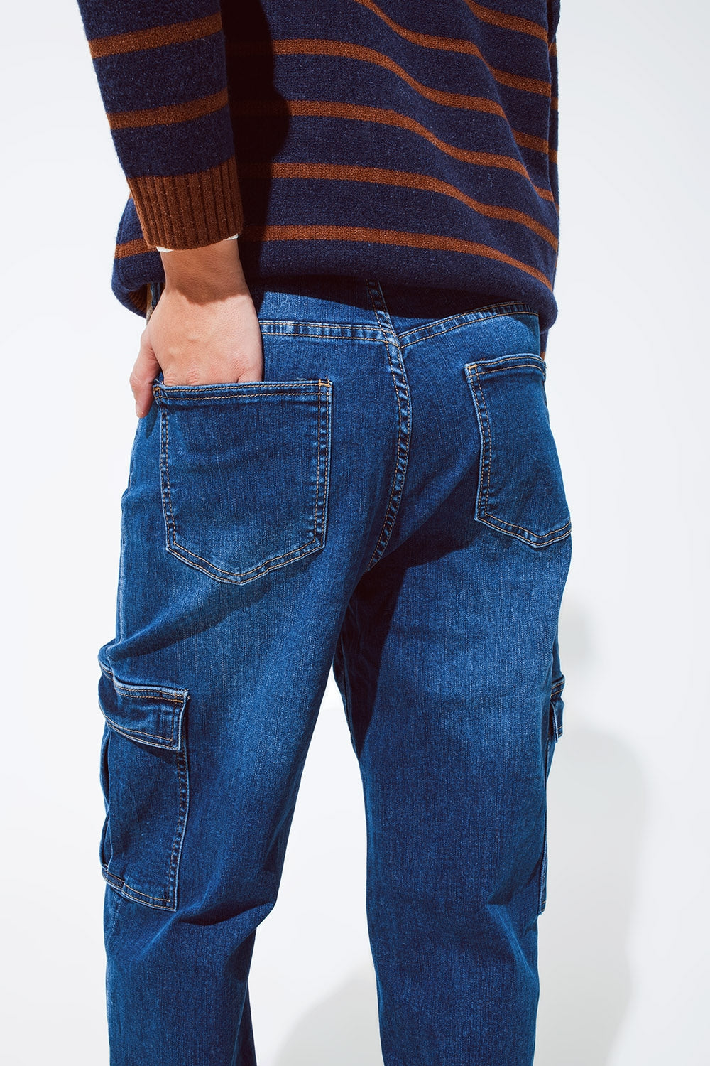 Jean cargo à jambe droite délavage moyen