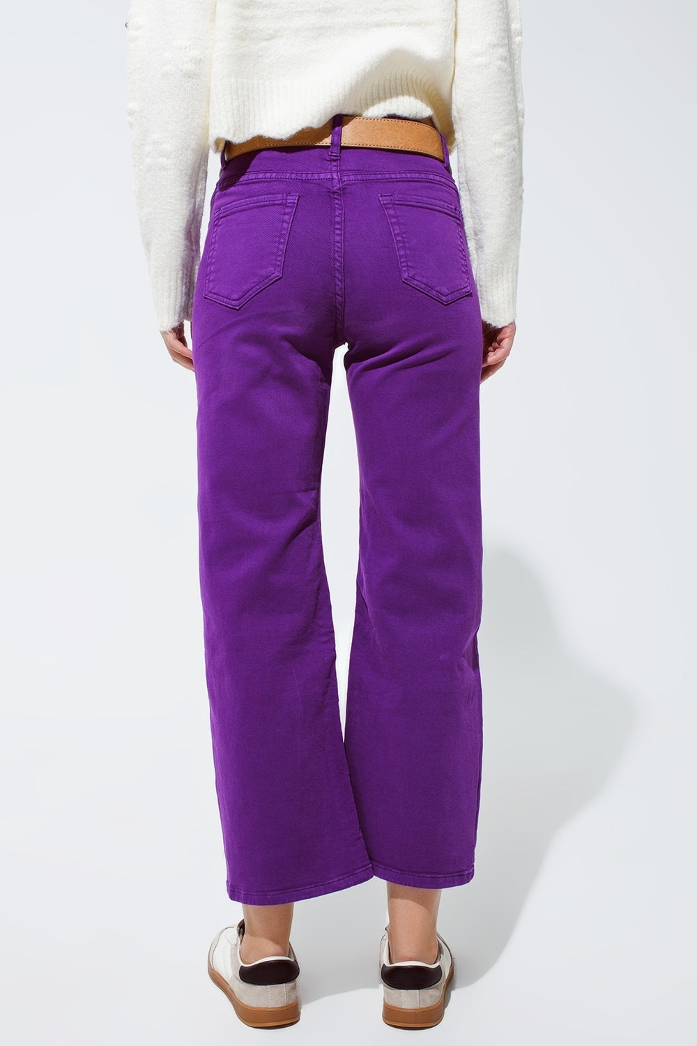 Jean court à jambe large en violet