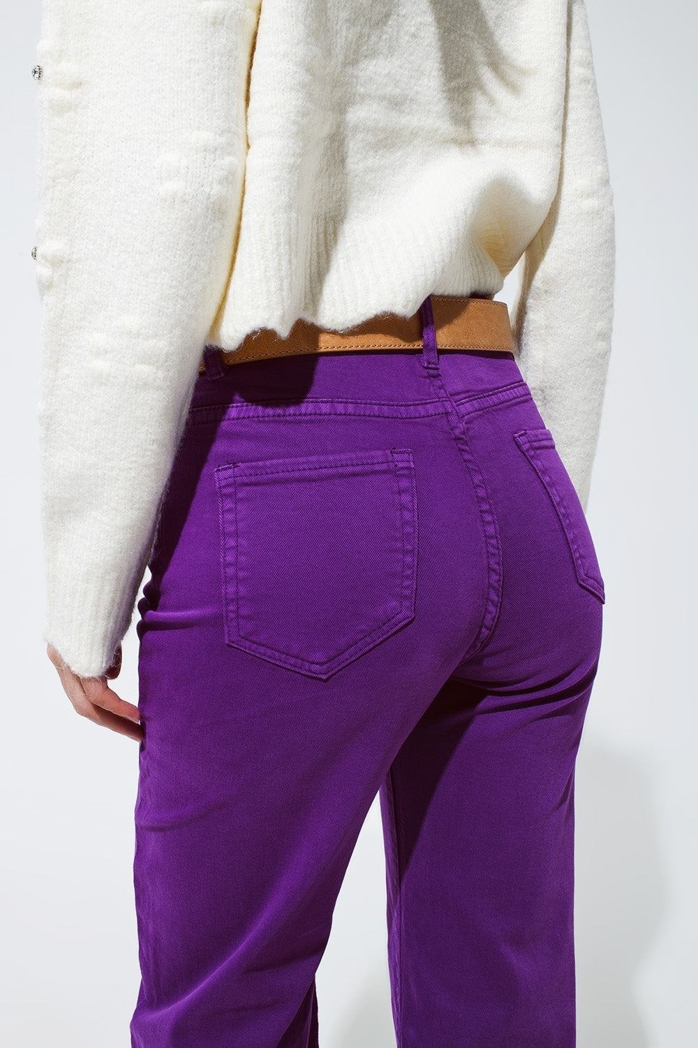 Jean court à jambe large en violet