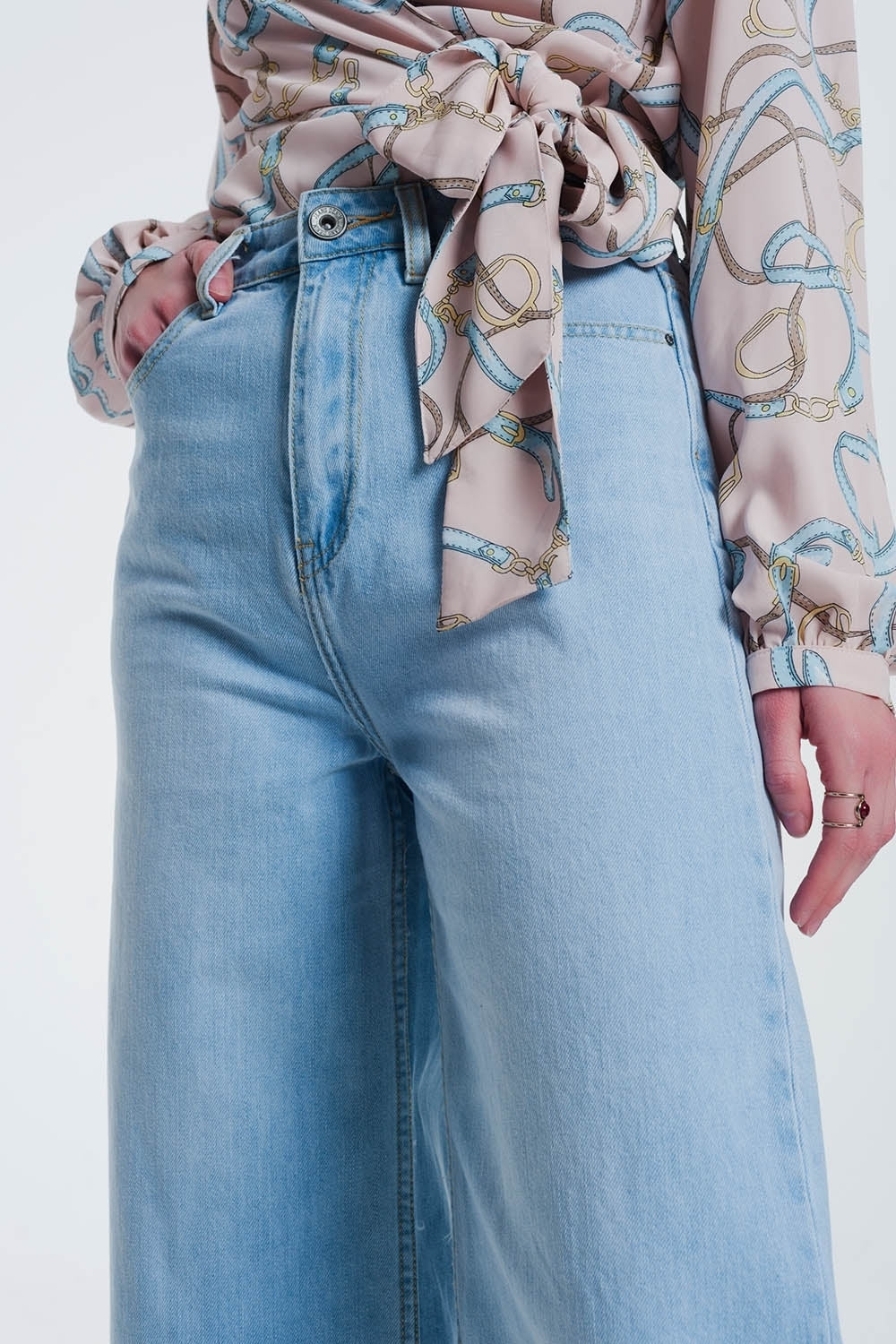 Jean-culotte à ourlet déchiré