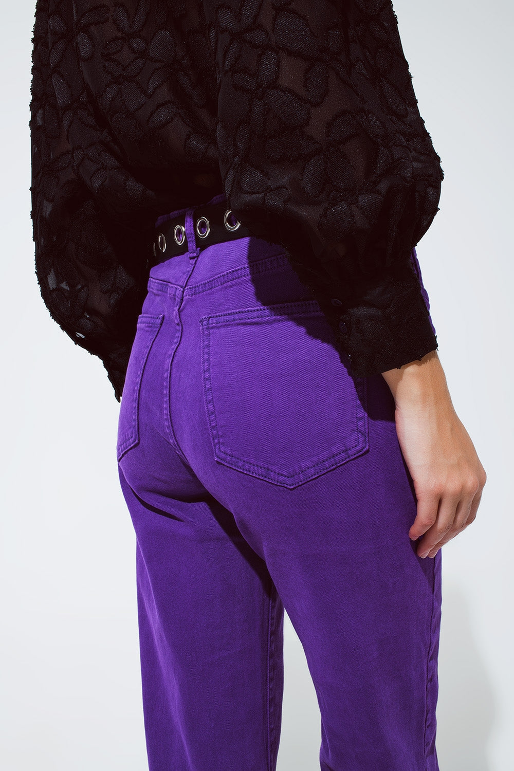 Jean droit avec ourlet raccourci couleur violet