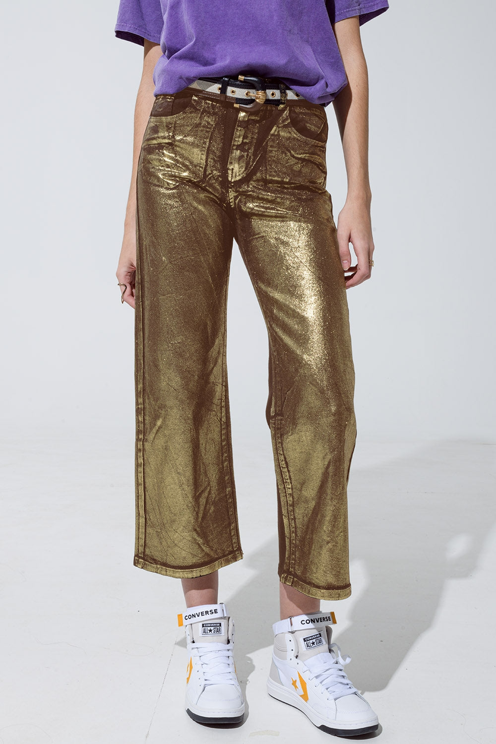 Q2 Jean droit marron avec reflets métalliques dorés