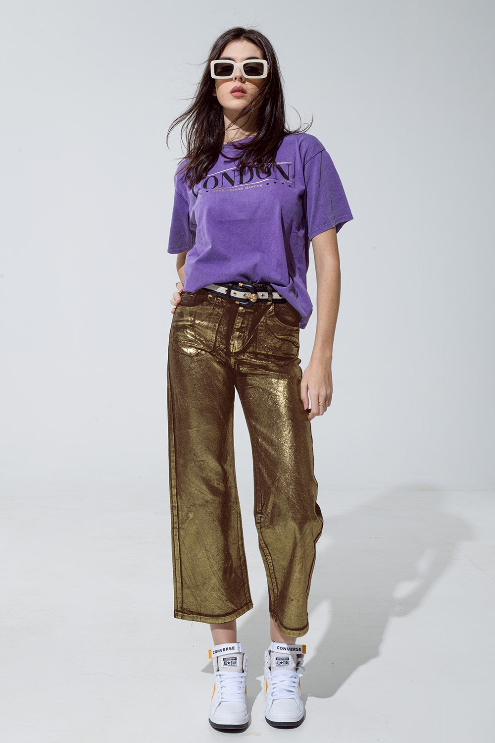 Jean droit marron avec reflets métalliques dorés