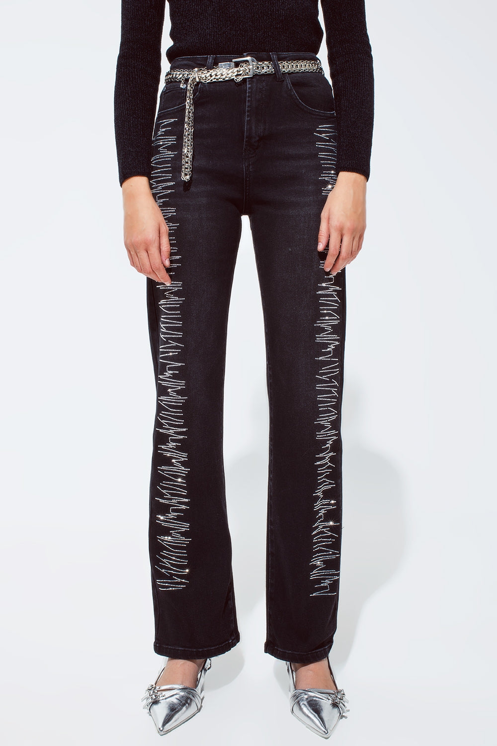 Q2 Jean droit noir avec détails en strass argentés