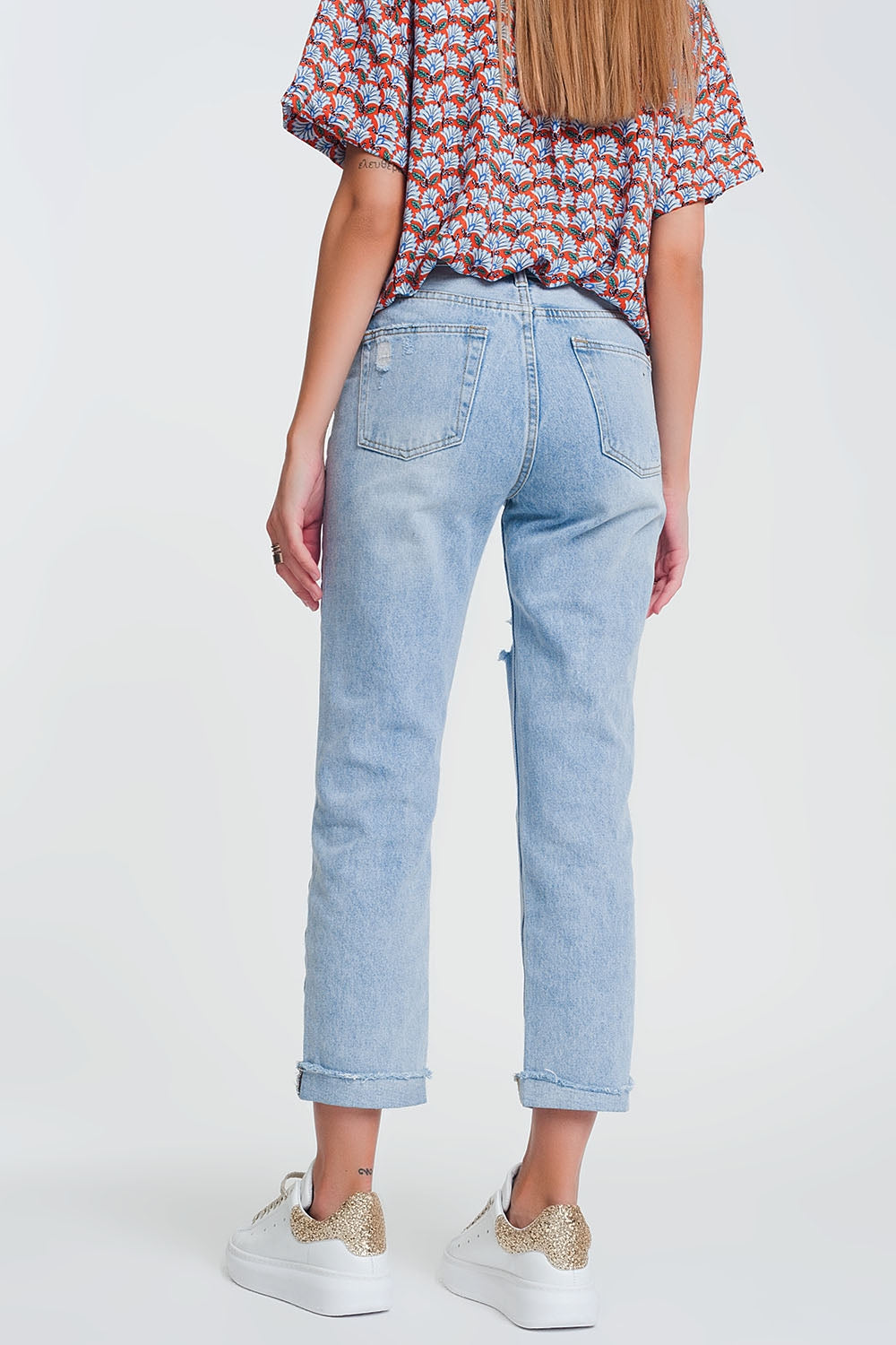 Jean droit style années 90 avec déchirures