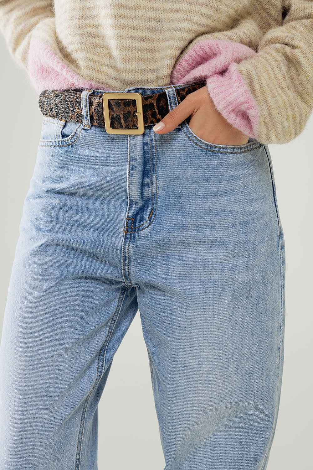 Jean droit taille haute à délavage clair