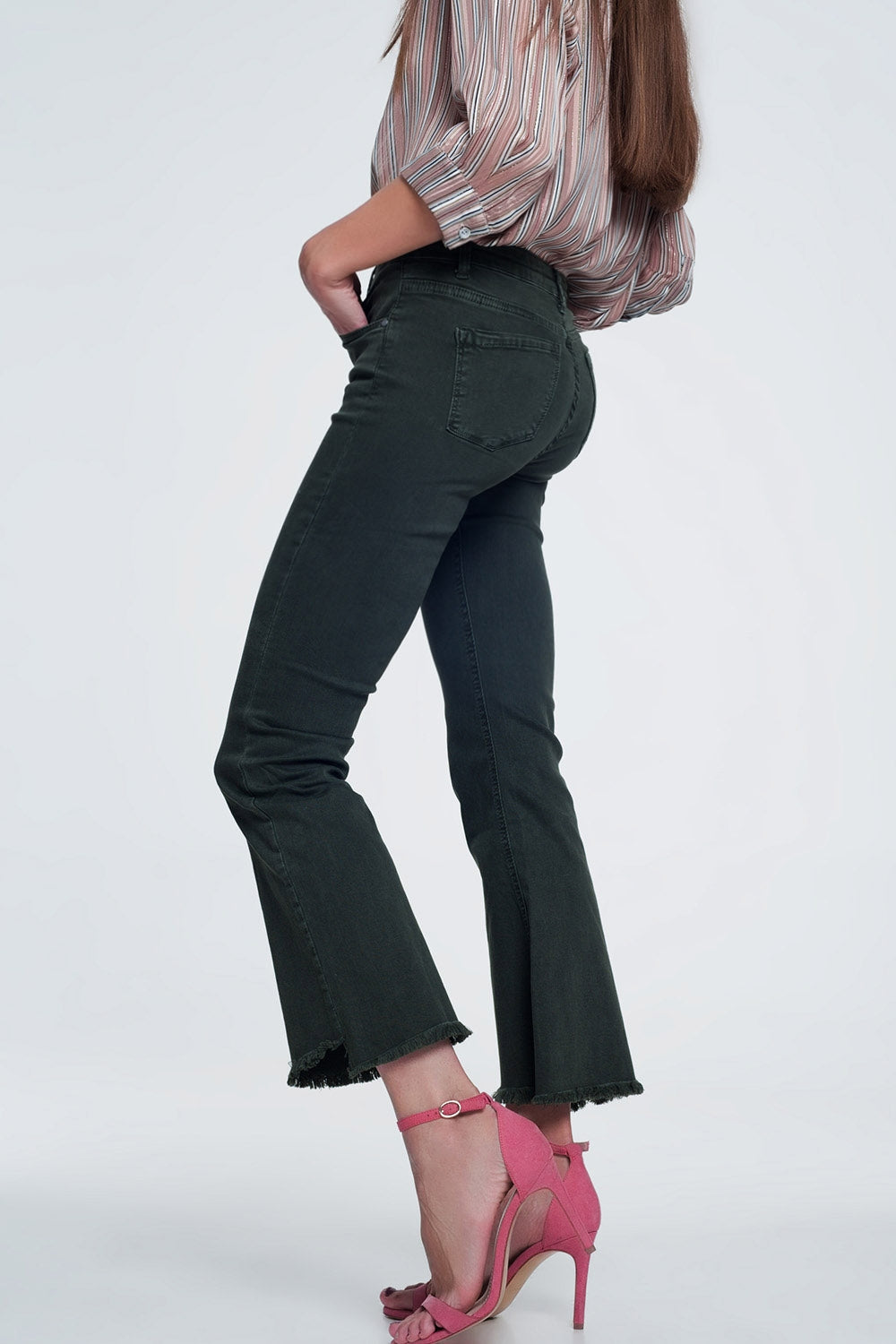 Jean évasé taille haute avec ourlet à bords bruts en kaki