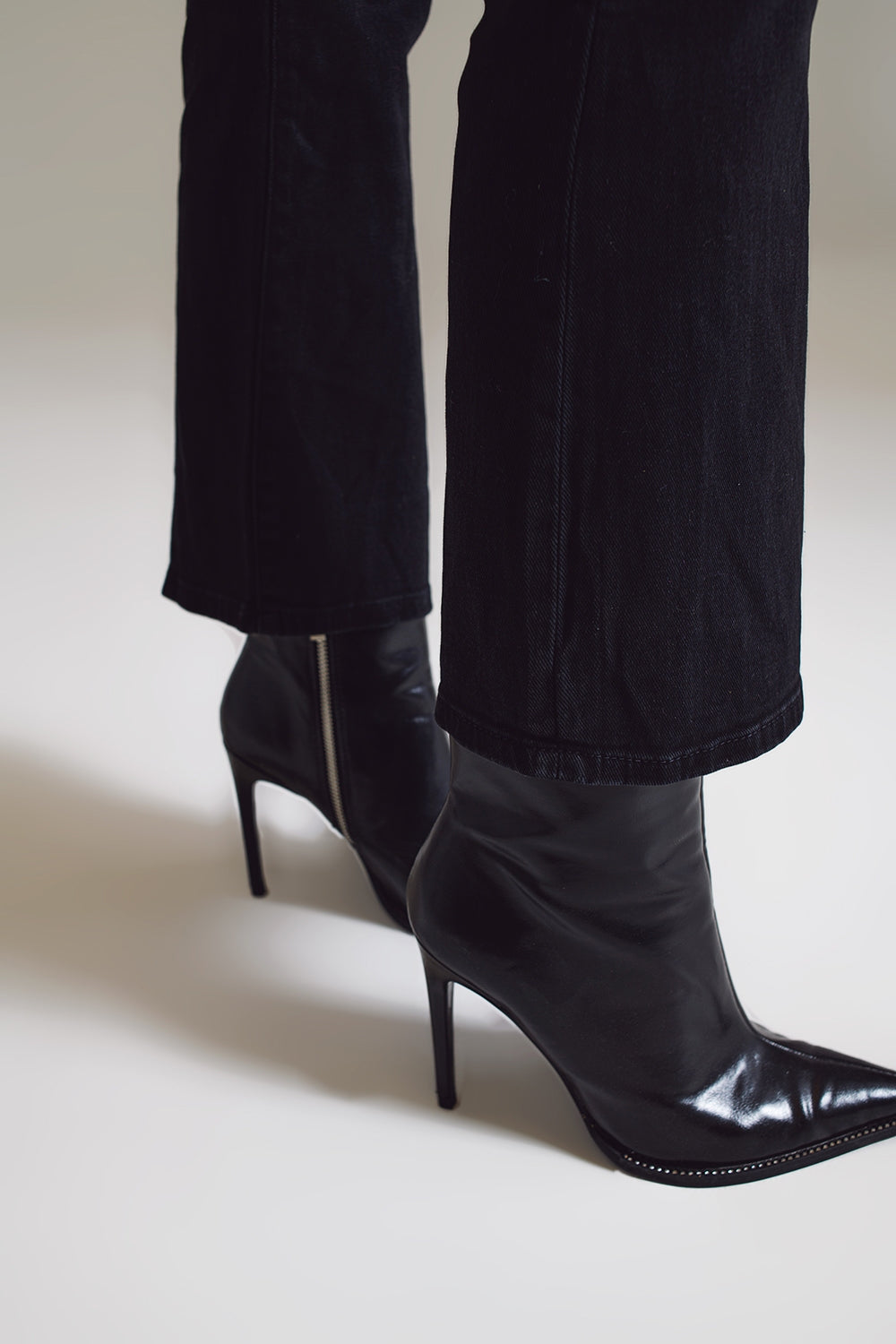 Jean évasé taille haute en noir
