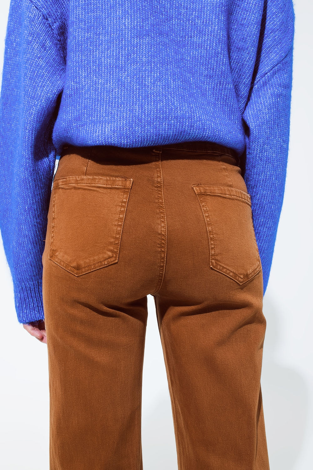 jean flare à taille haute et poche avant camel