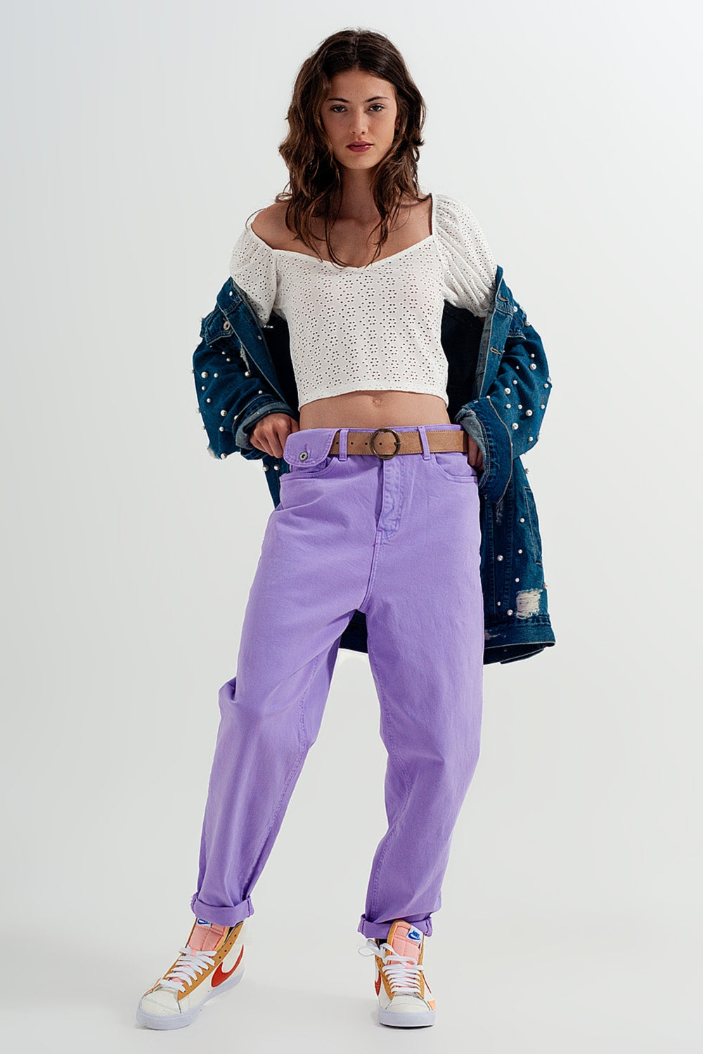 Jean fuselé et ample à taille haute violet
