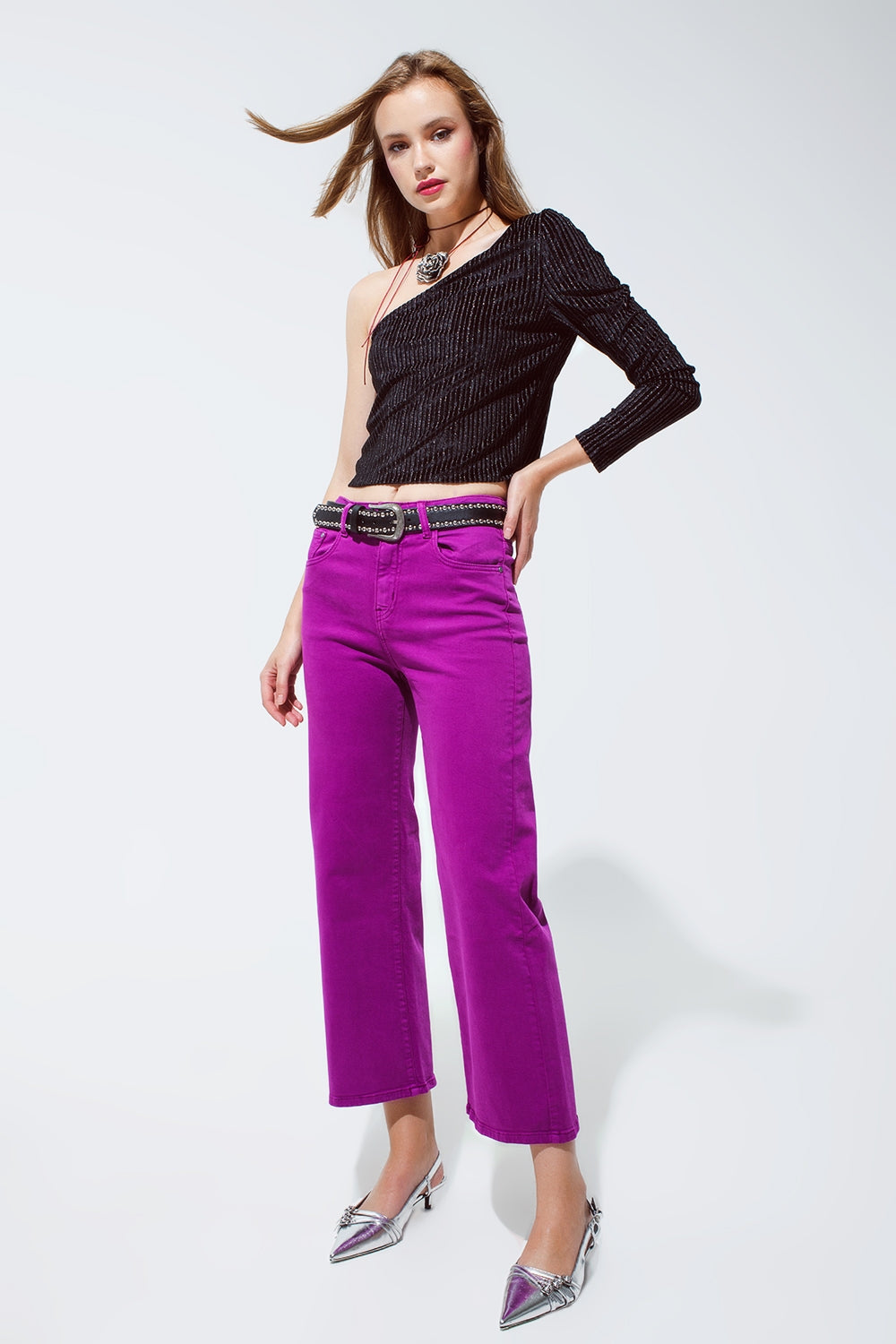 Jean large à jambe large coupée en violette longueur 3/4