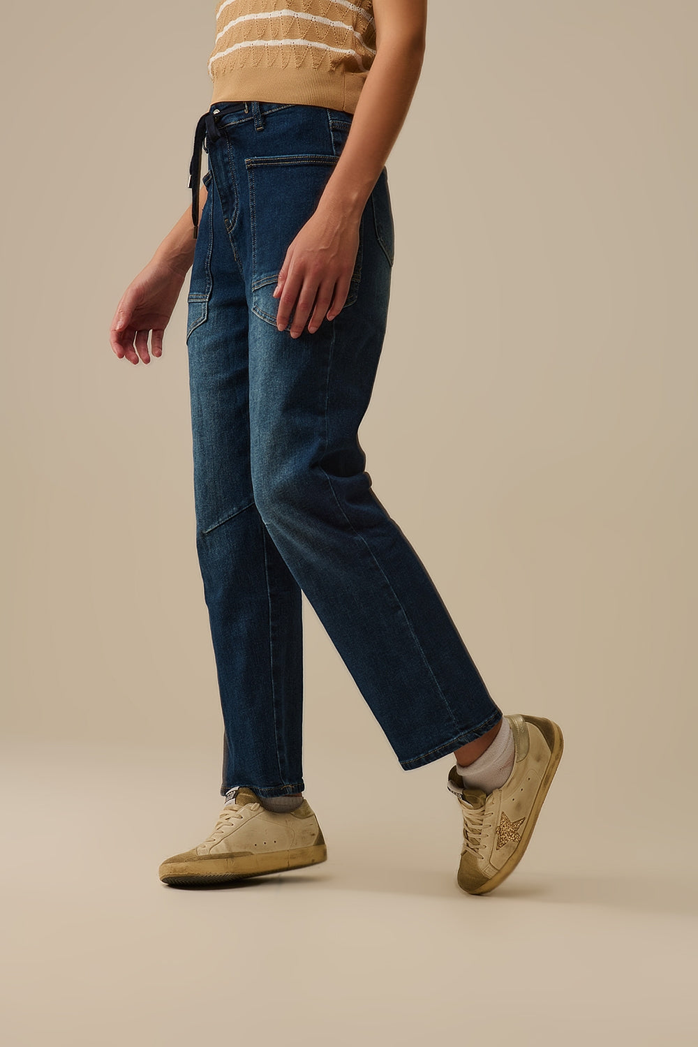 Jean large à taille ajustable en délavage foncé
