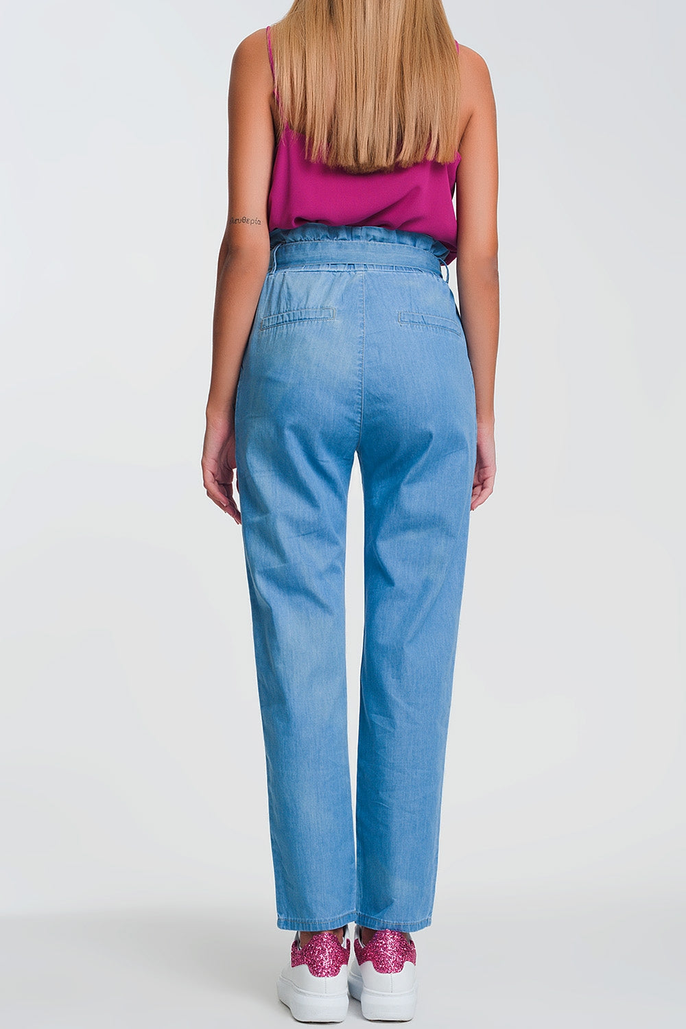 Jean léger à taille haute froncée bleu clair