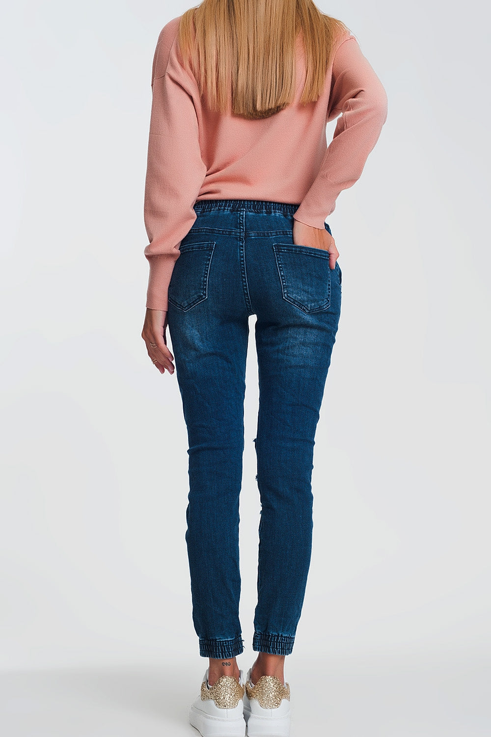 Jean léger style jogger en denim foncé