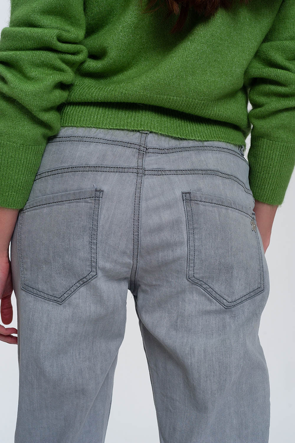 Jean léger style jogger en gris