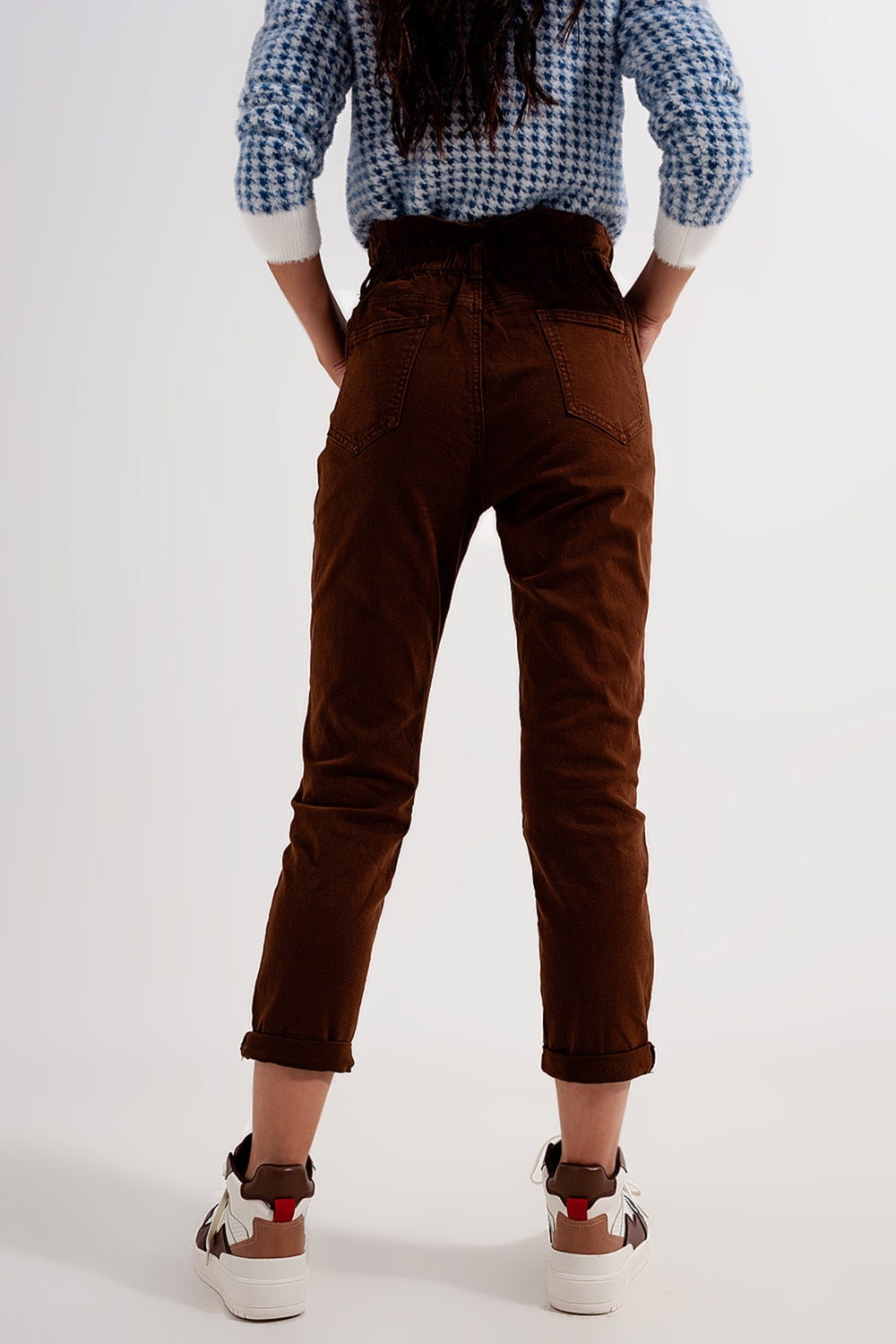 Jean mom à élastique taille haute froncée marron