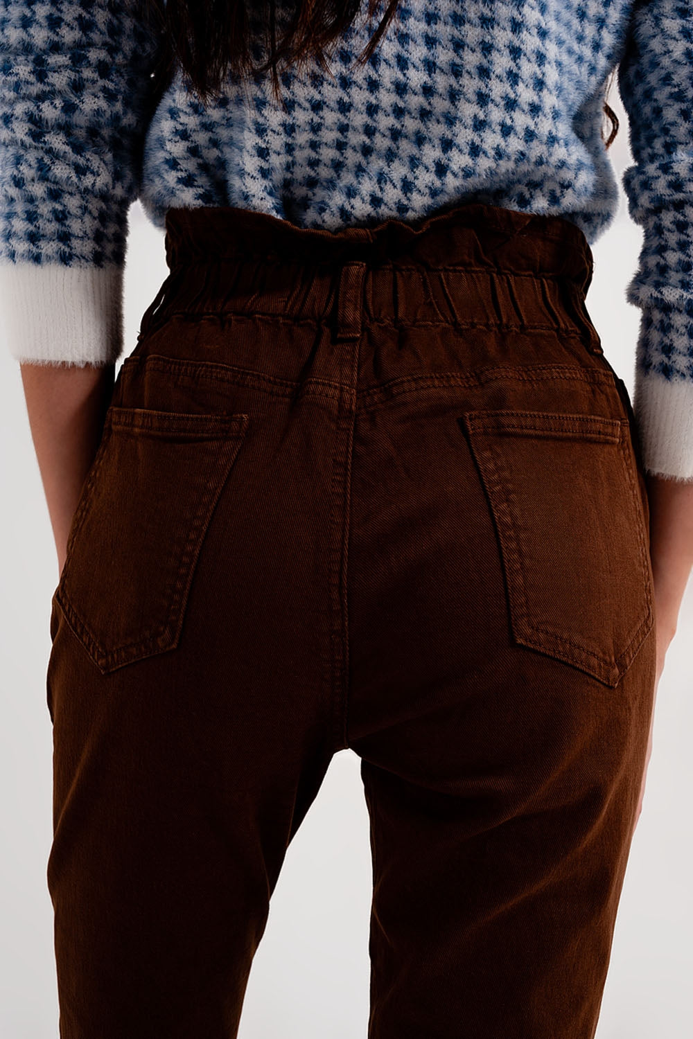 Jean mom à élastique taille haute froncée marron
