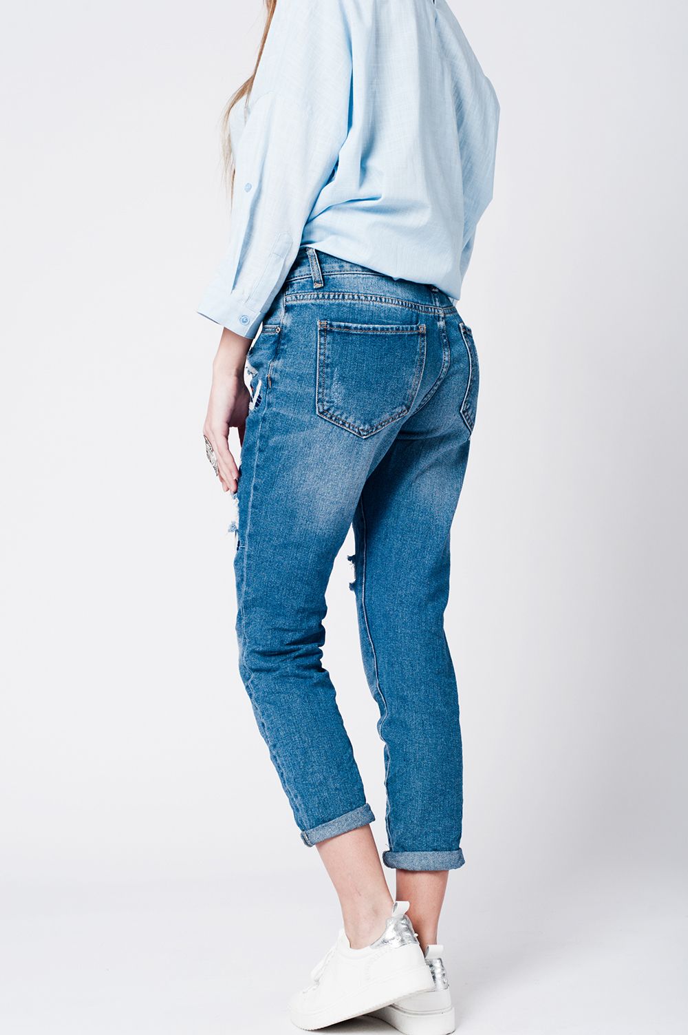 jean mom bleu et broderies oiseau