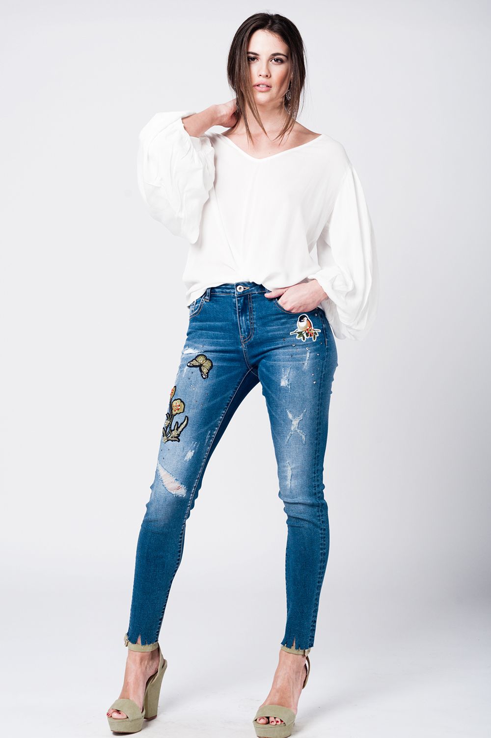 Jean mom délavé avec broderies