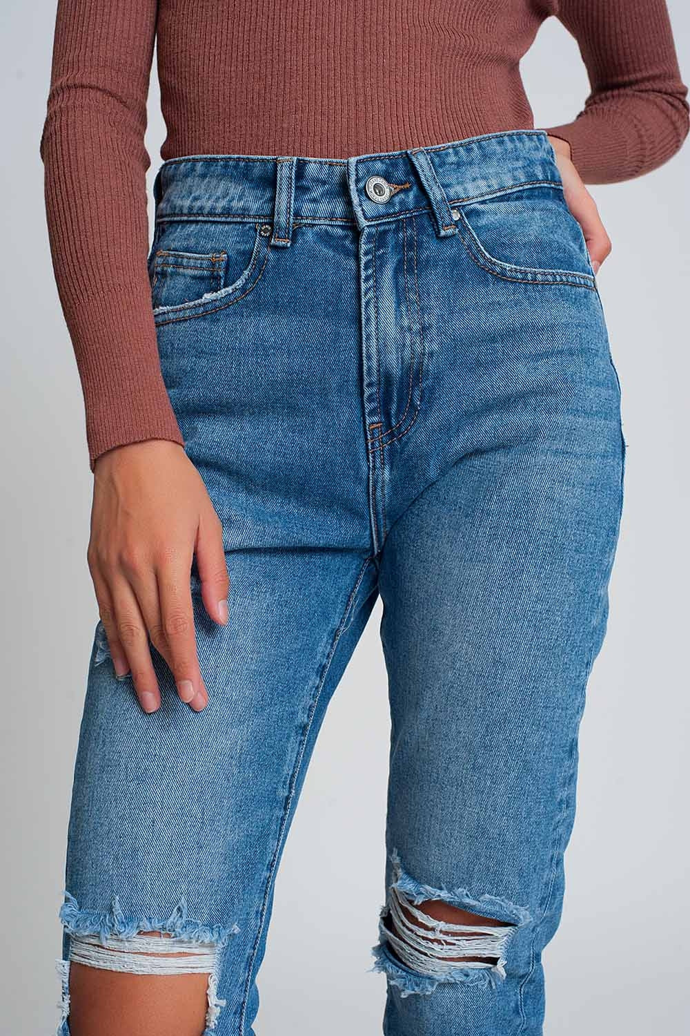 Q2 Jean mom taille haute avec genoux déchirés en bleu délavé foncé