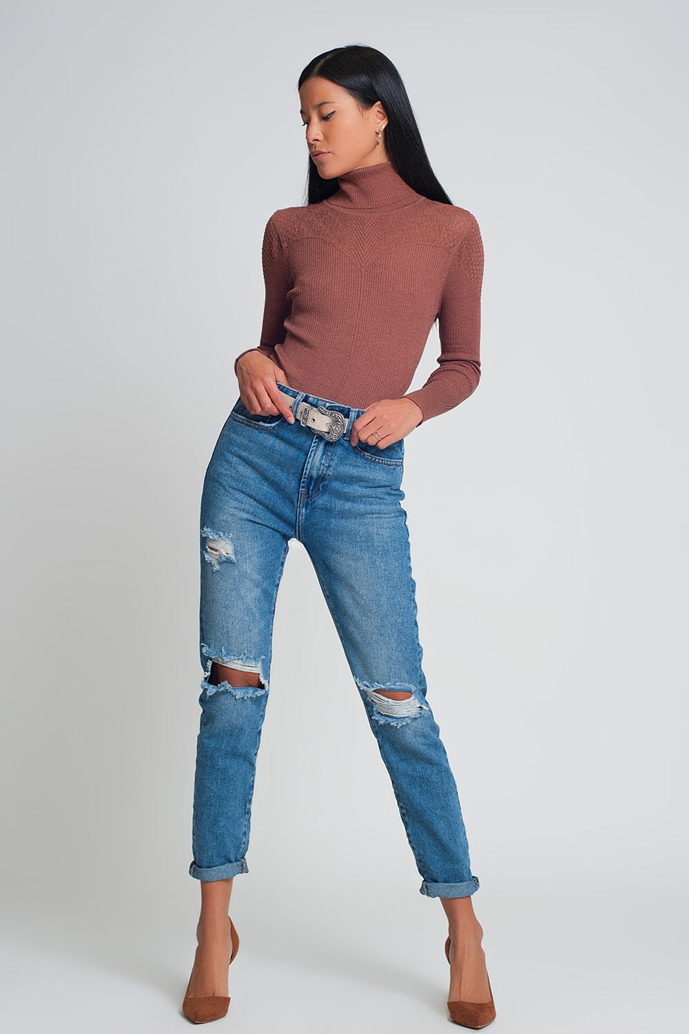 Jean mom taille haute avec genoux déchirés en bleu délavé foncé
