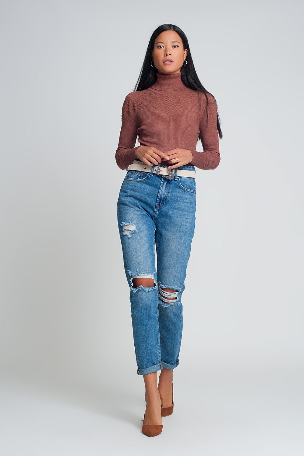 Jean mom taille haute avec genoux déchirés en bleu délavé foncé