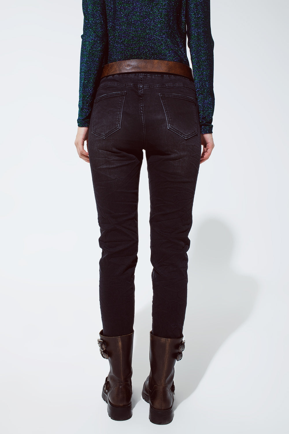 Jean noir avec taille élastique et cordon