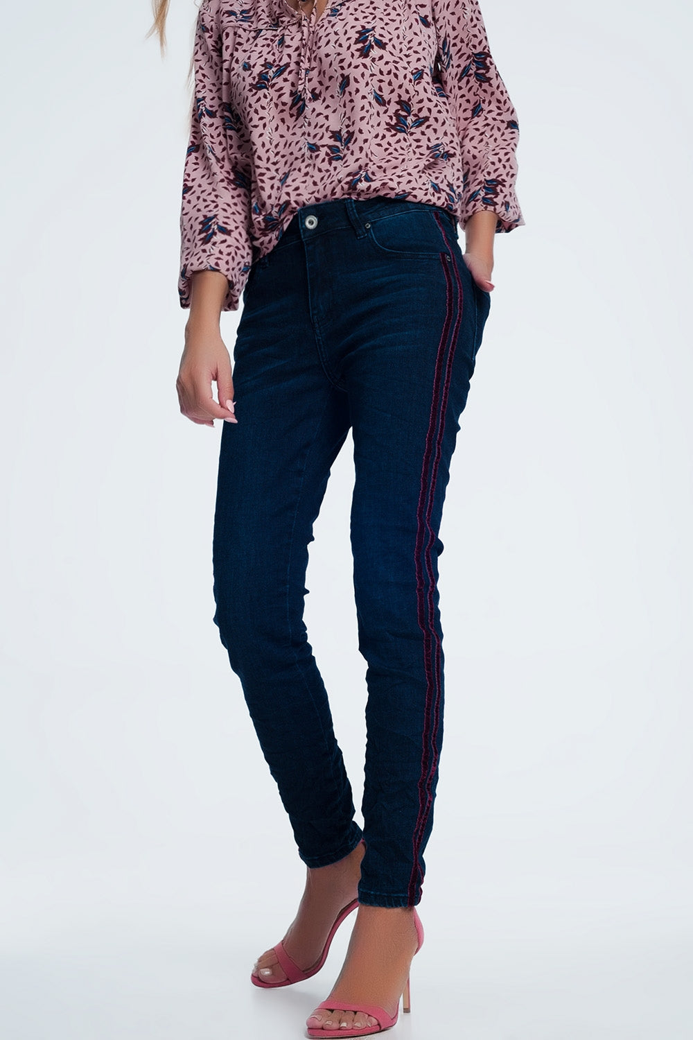 Jean skinny à rayures style sport rouge