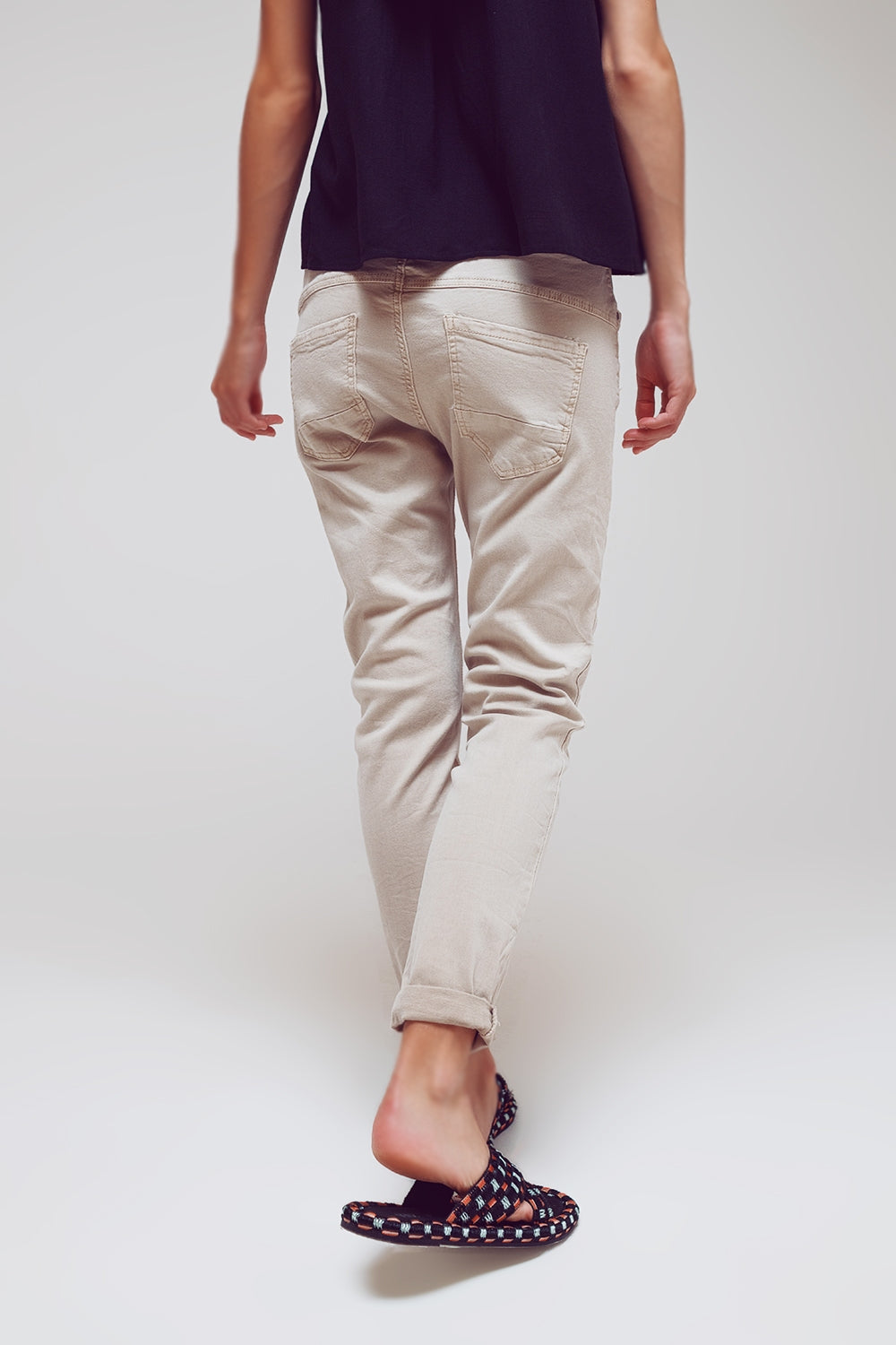 Jean skinny avec boutons apparents en beige