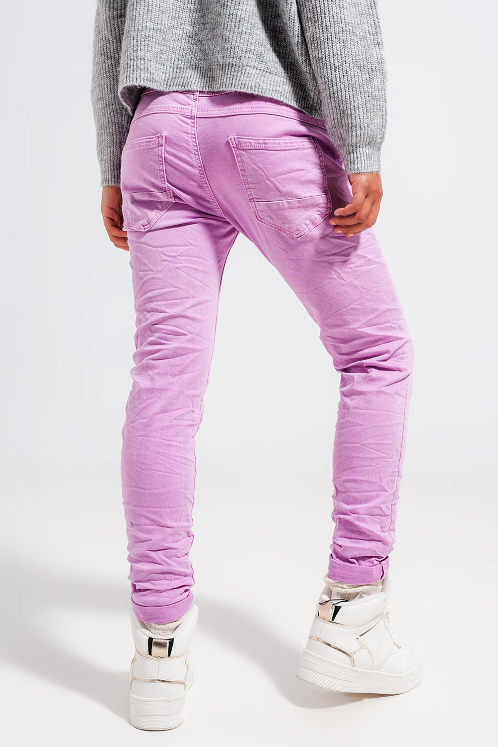 Jean skinny avec boutons visibles rose