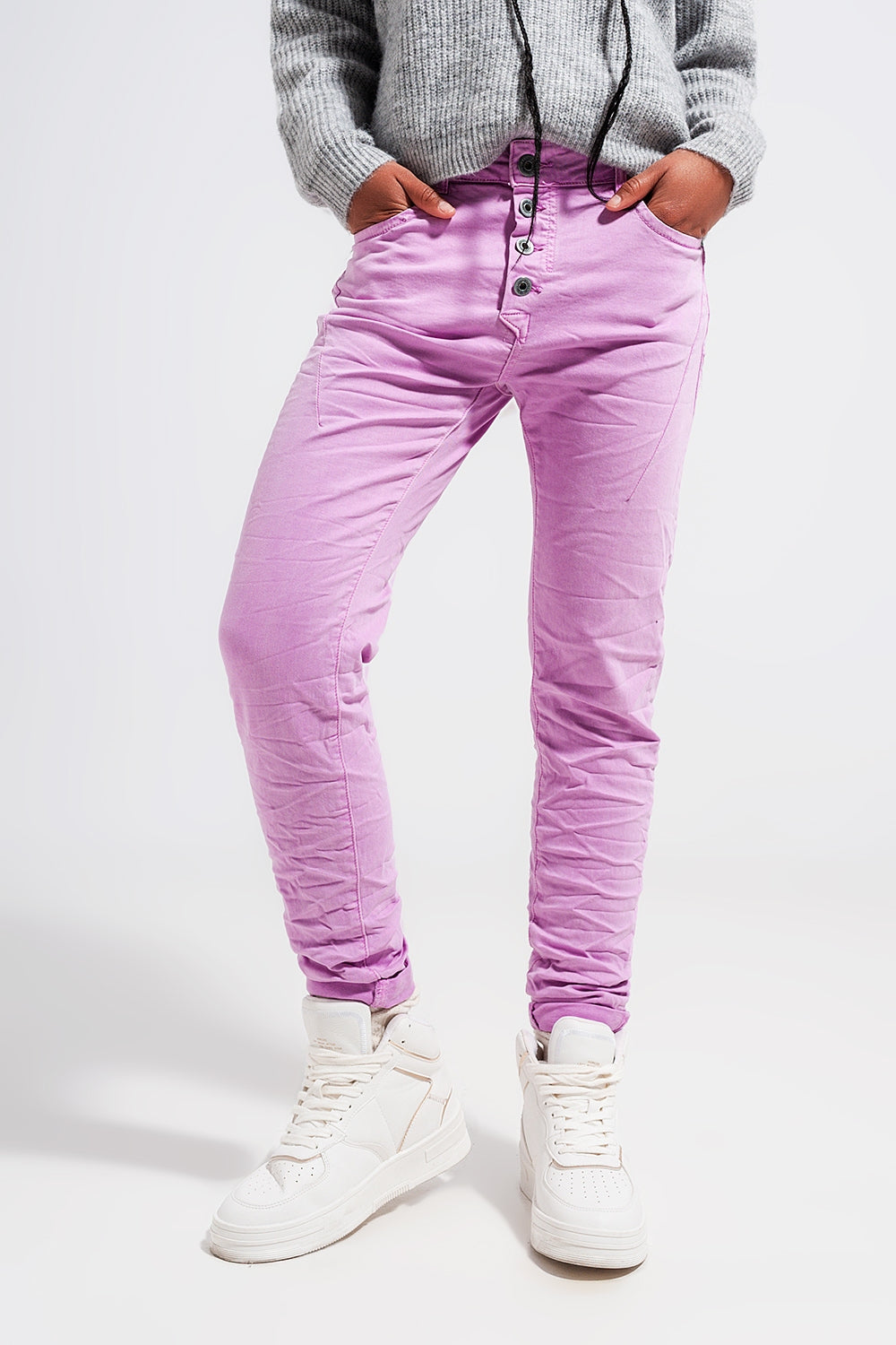 Jean skinny avec boutons visibles rose