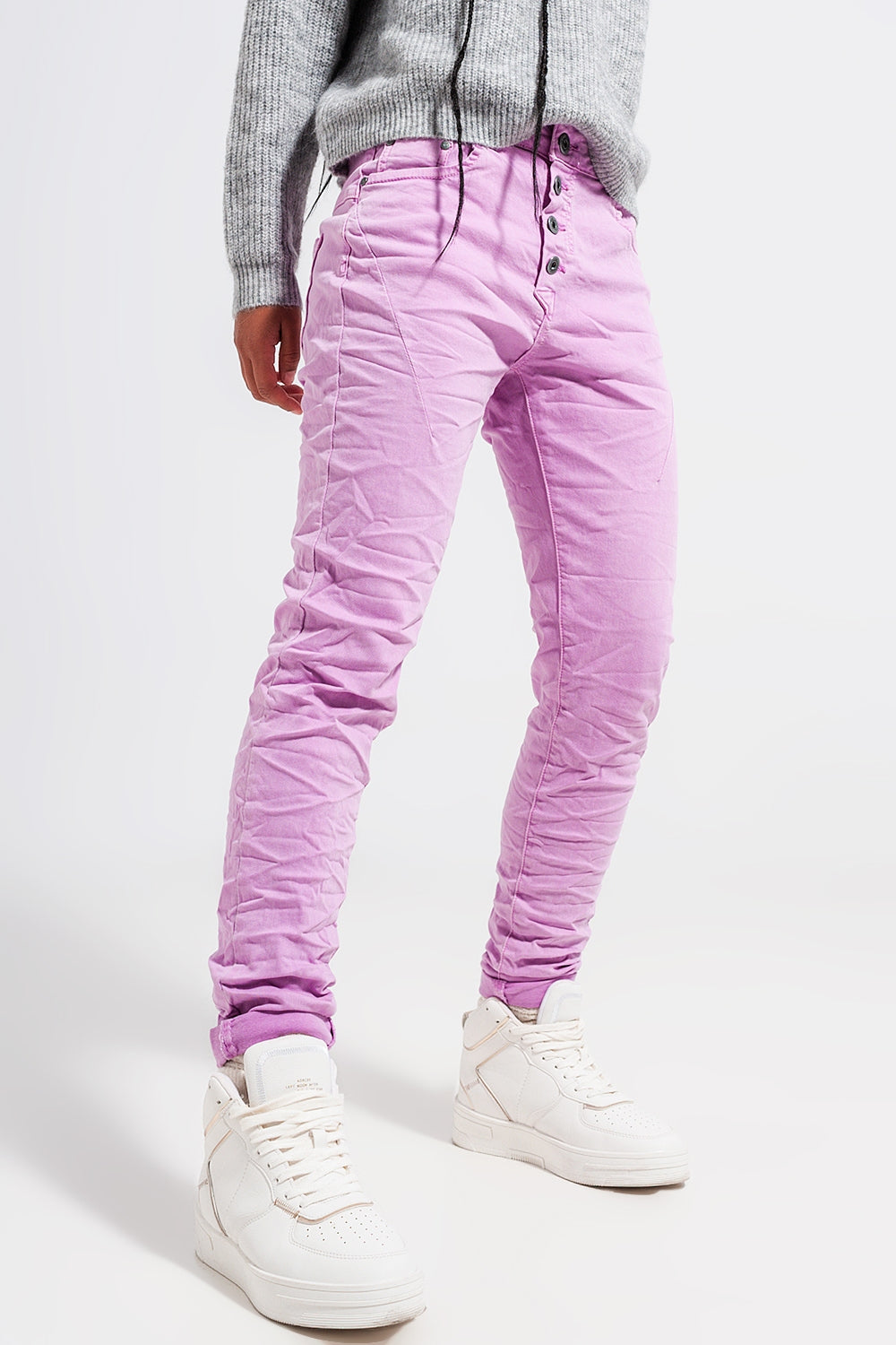 Jean skinny avec boutons visibles rose